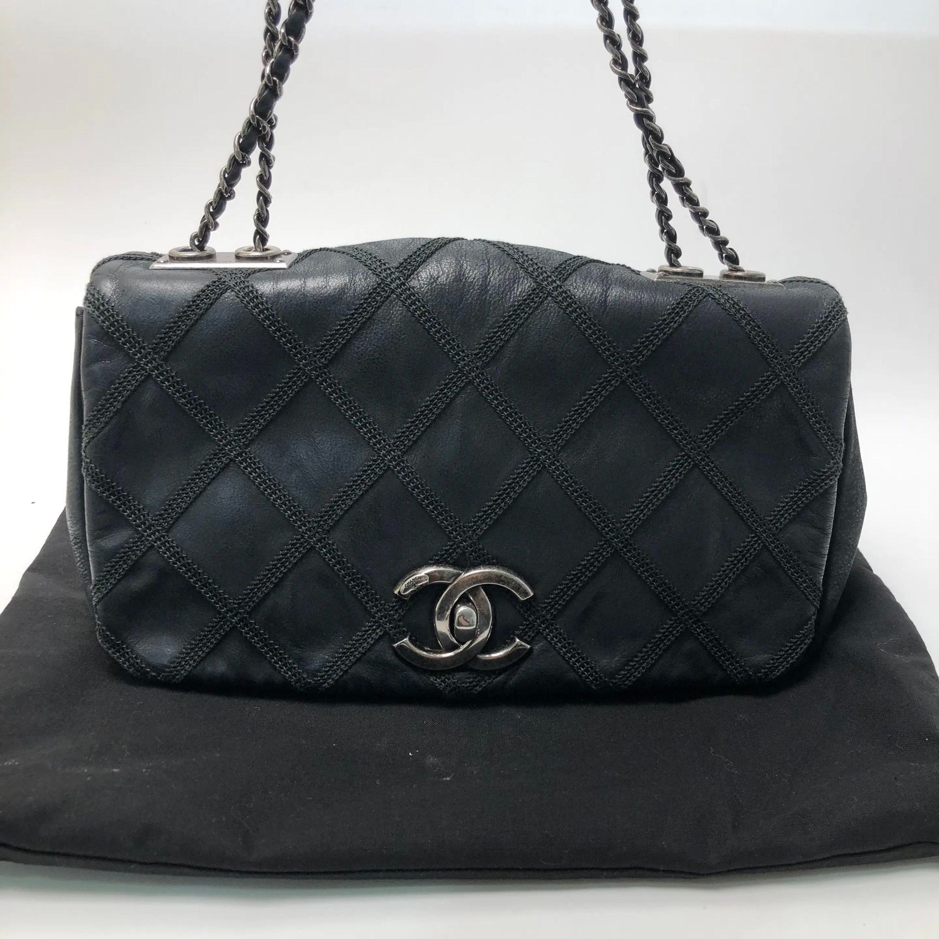 Chanel Pre-loved Bag Very good condition Size ONE SIZE - 1 Thumbnail