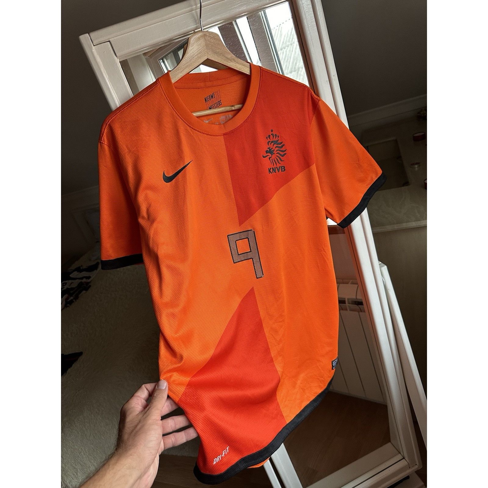 Nike NETHERLANDS 2012/13 HOME FOOTBALL SHIRT Van Persie Soccer JE Size US M / EU 48-50 / 2 - 6 Thumbnail
