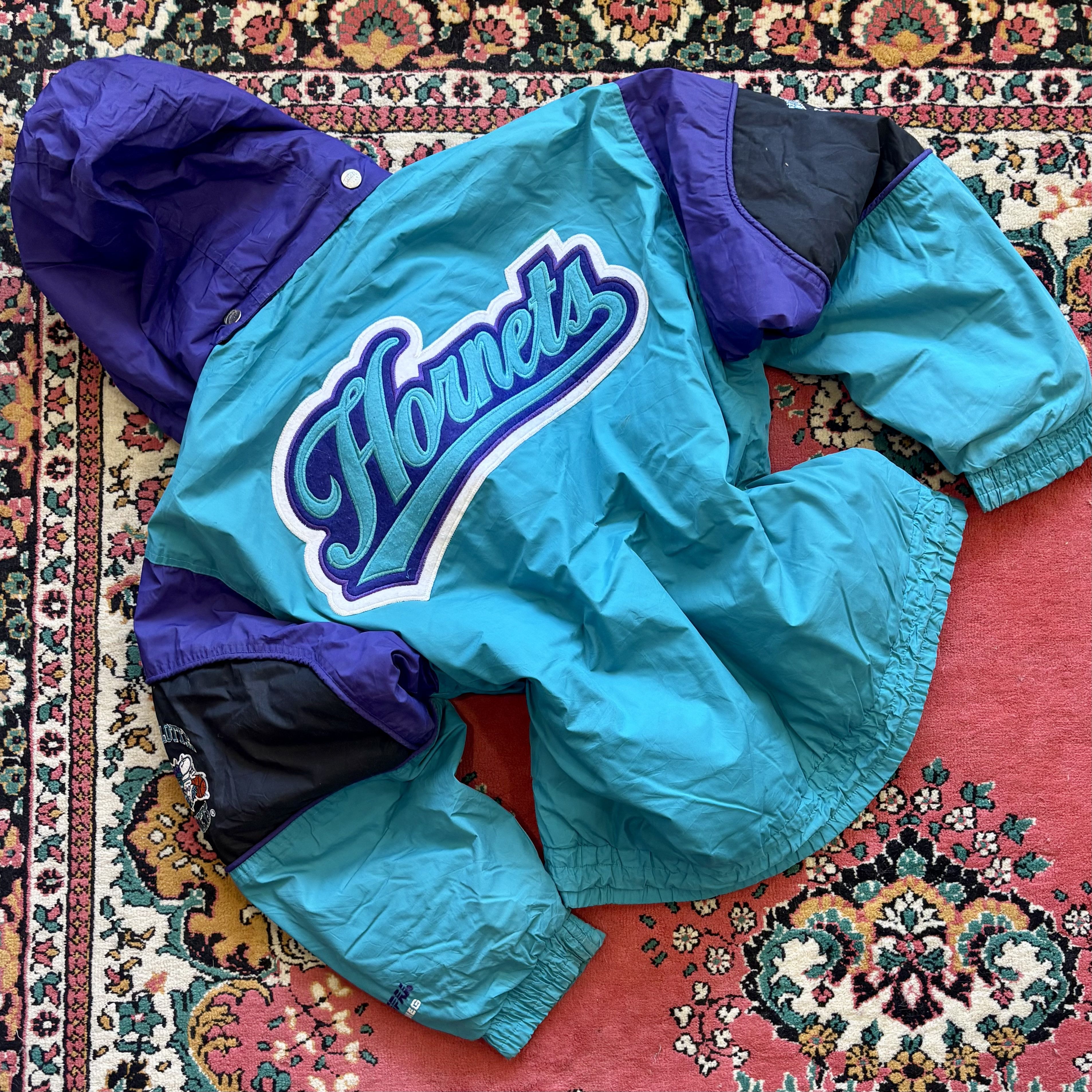 Nutmeg Vintage Charlotte Hornets 90s Hooded Jacket Size US L / EU 52-54 / 3 - 2 Thumbnail