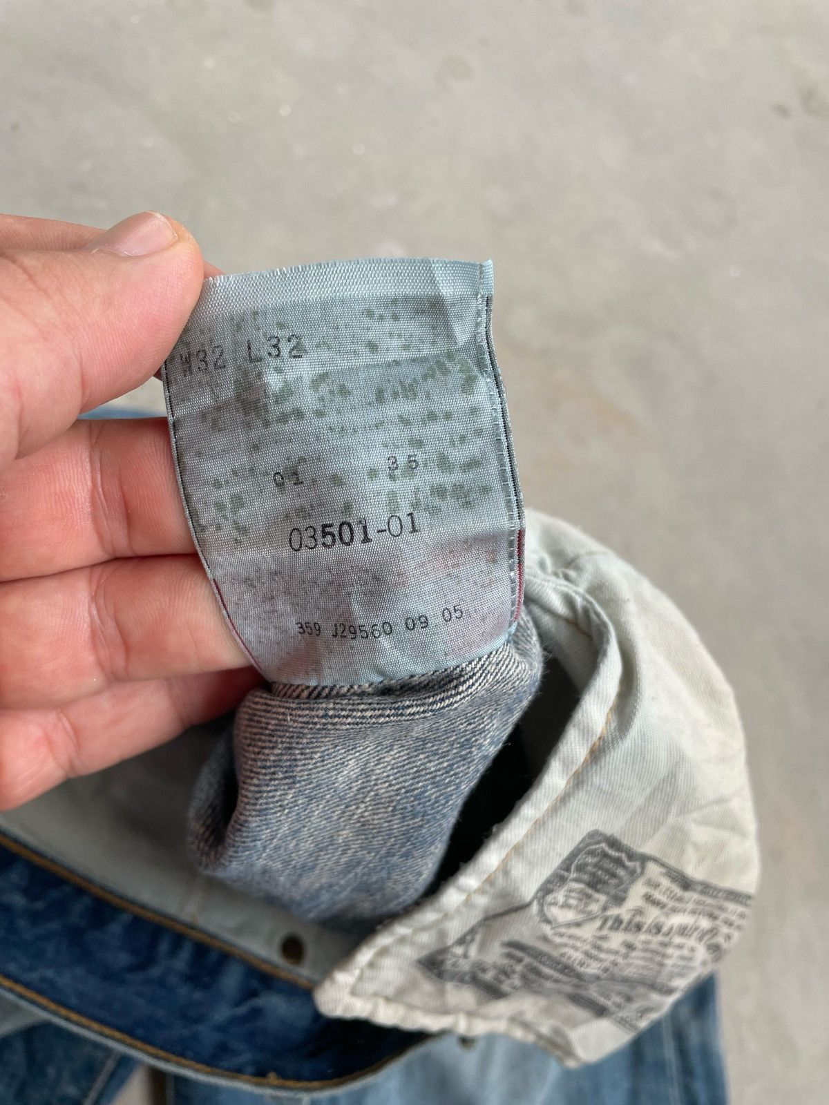 Levi's × Vintage LEVIS 501 VINTAGE JAPAN WELL WORN DENIM PANT Size US 32 / EU 48 - 9 Thumbnail