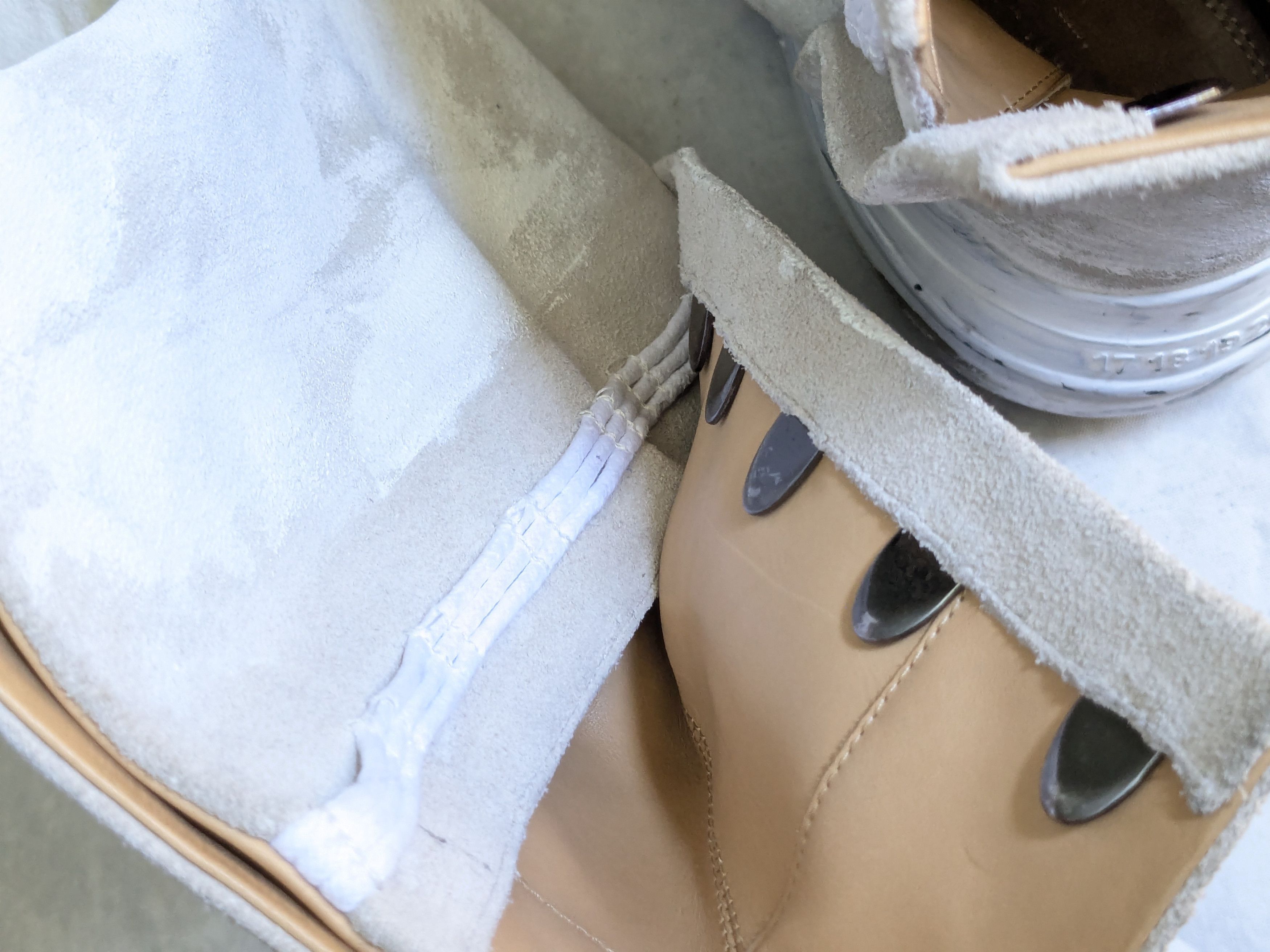 Maison Margiela Maison Margiela Tabi Boots White 11 44 Paint Leather Size US 11 / EU 44 - 15 Thumbnail