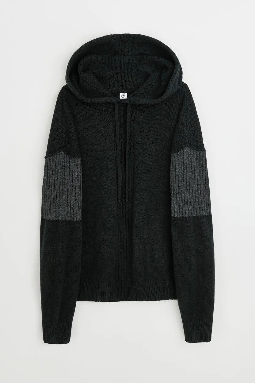 o1mle0225 Unisex Leif Hoodie in Black & Grey