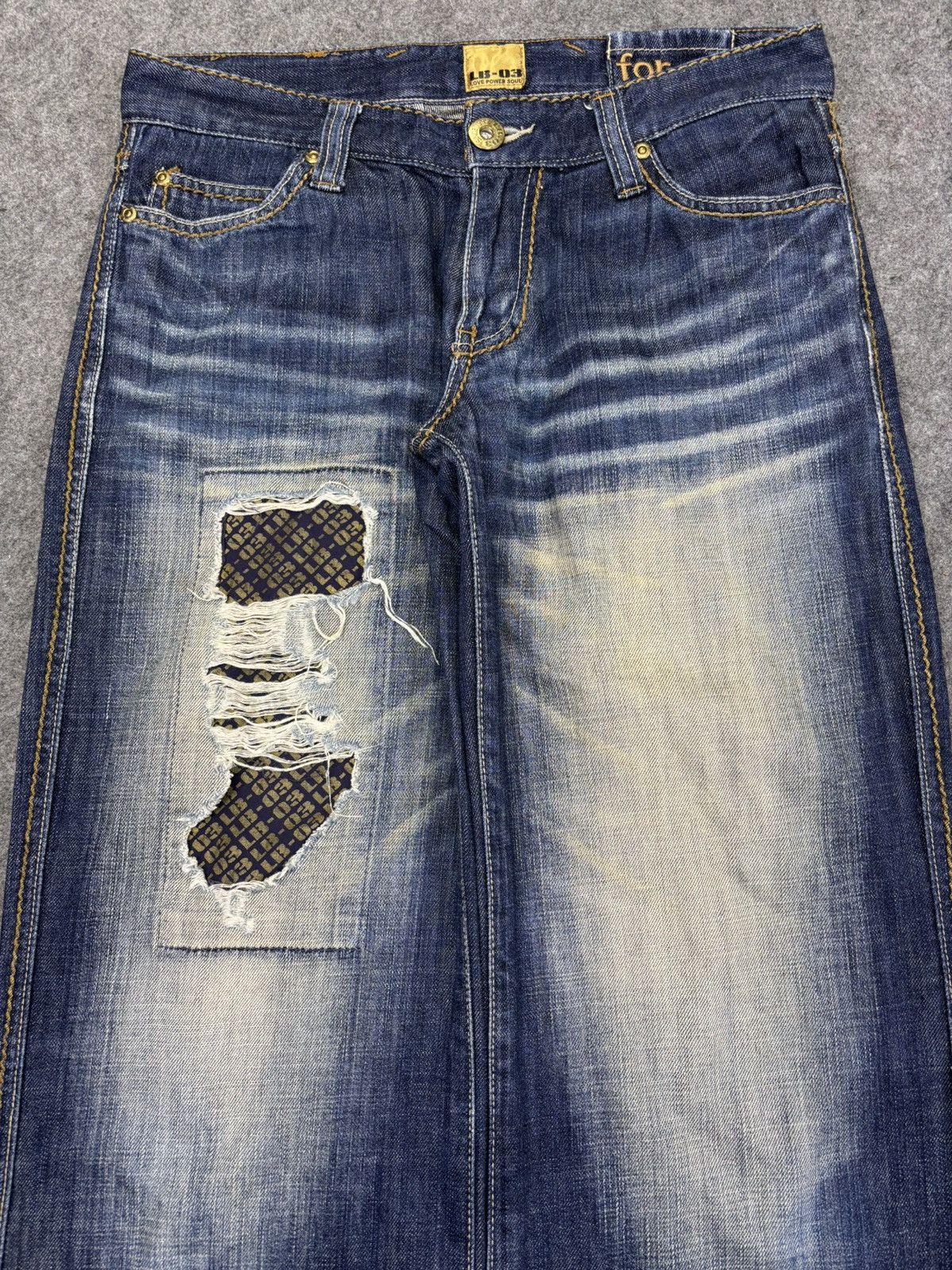Japanese Brand 💥Heavy Distressed💥LB03 Mudwash Loose Soft Denim F897 Size US 29 - 3 Thumbnail