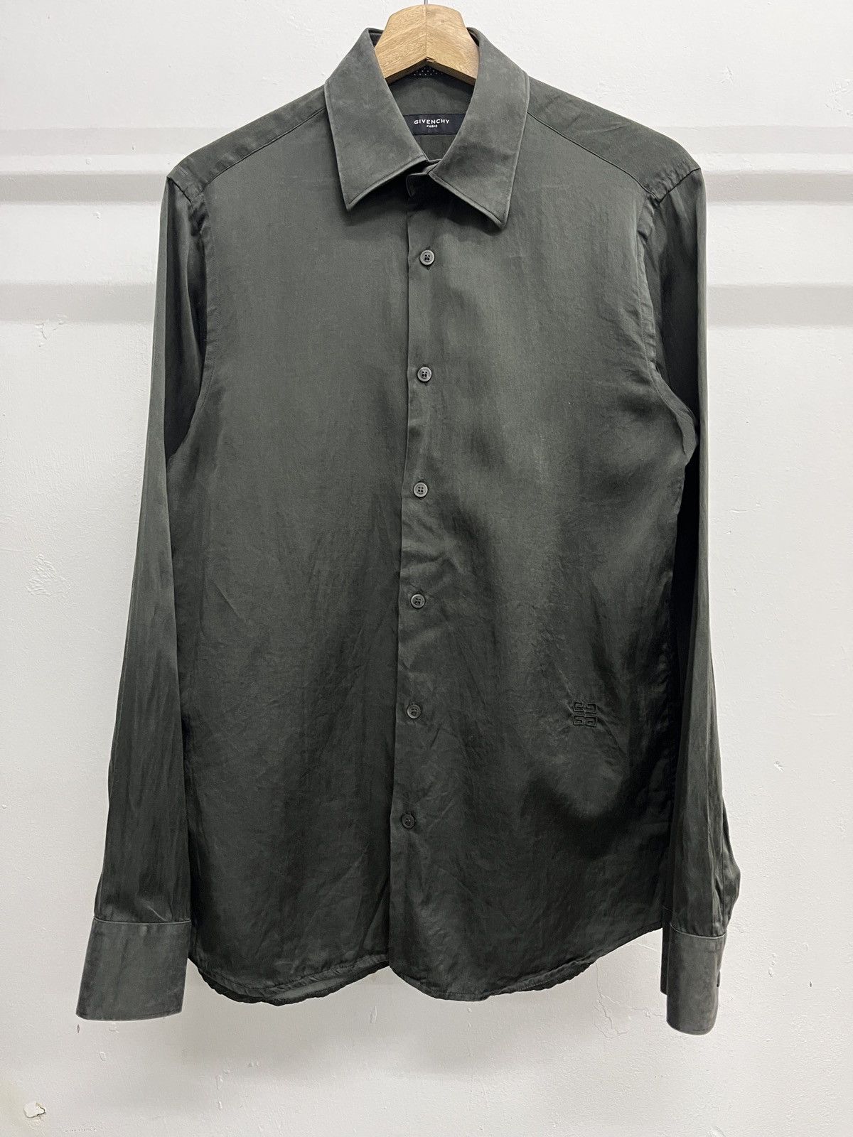 Givenchy SS2008 - Givenchy Men Black Silk Small Logo Button Up Shirt Size US M / EU 48-50 / 2 - 10 Thumbnail