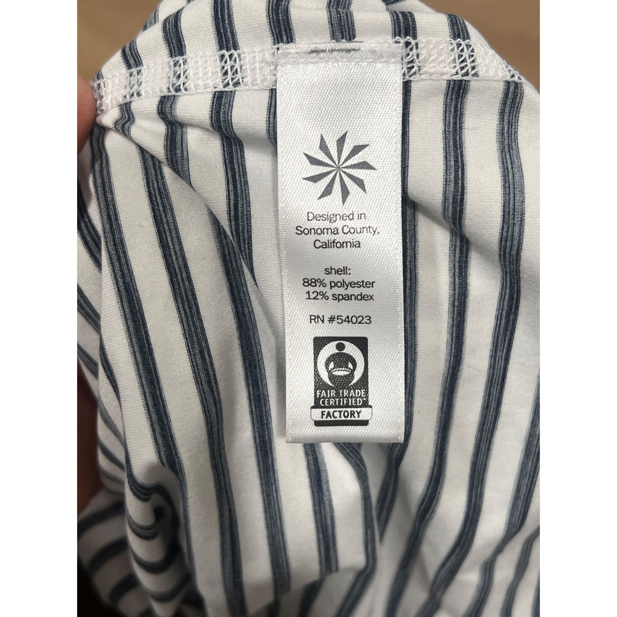 Athleta Athleta Striped Racerback Tank Top M White & Navy Polyester/ Size M / US 6-8 / IT 42-44 - 5 Thumbnail