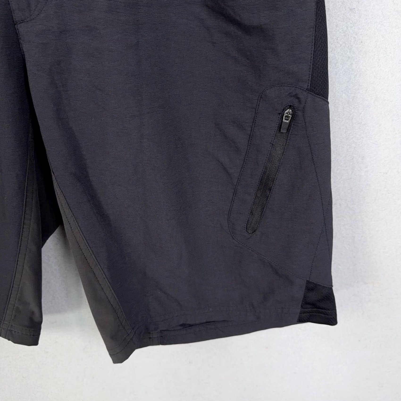 Vintage ZOIC Shorts Mens XL Black Cycling Mountain Bike Zip Pockets Adjustable MTB Cargo Size US 36 / EU 52 - 3 Thumbnail