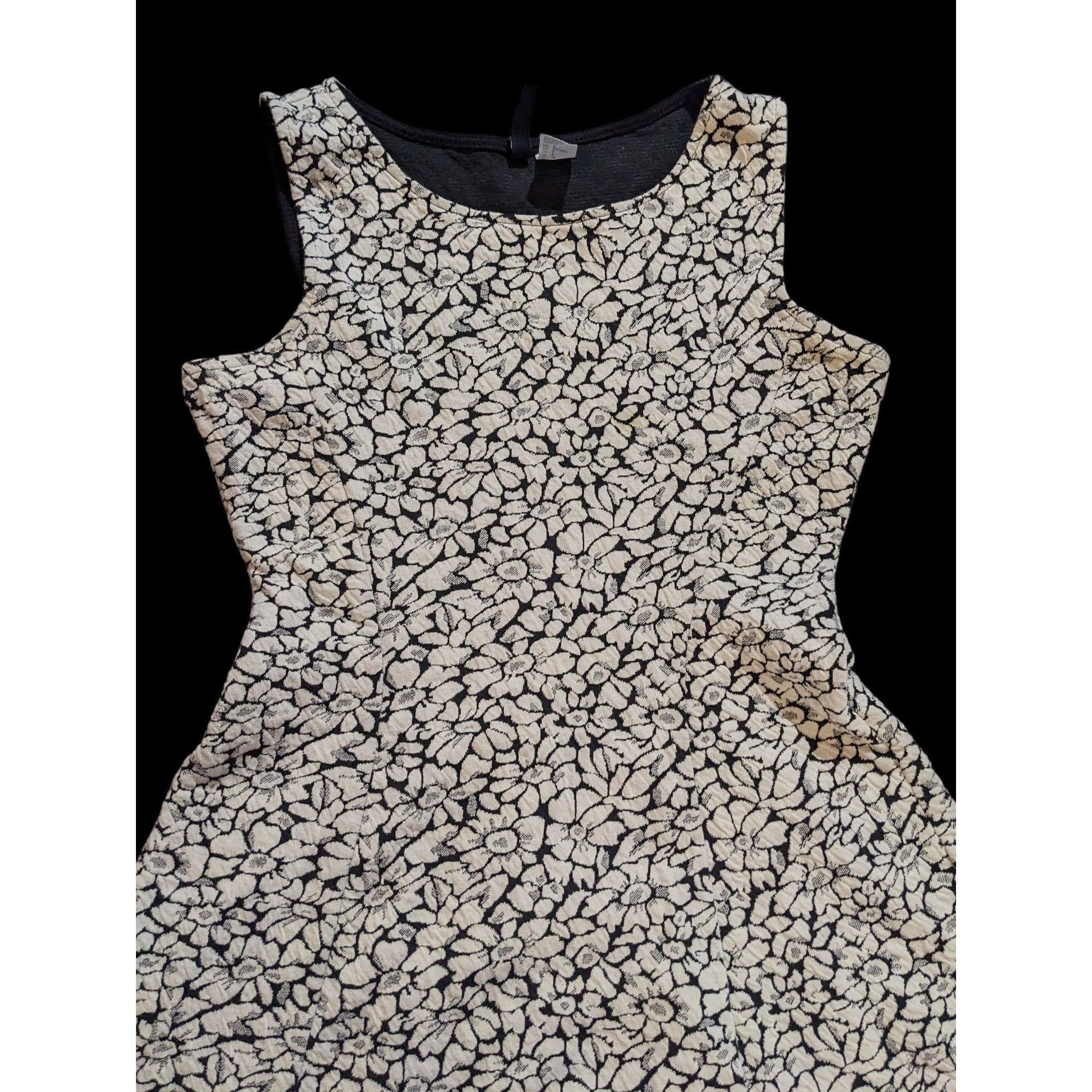 Divided Divided H&M Daisy Dress Size M / US 6-8 / IT 42-44 - 10 Thumbnail