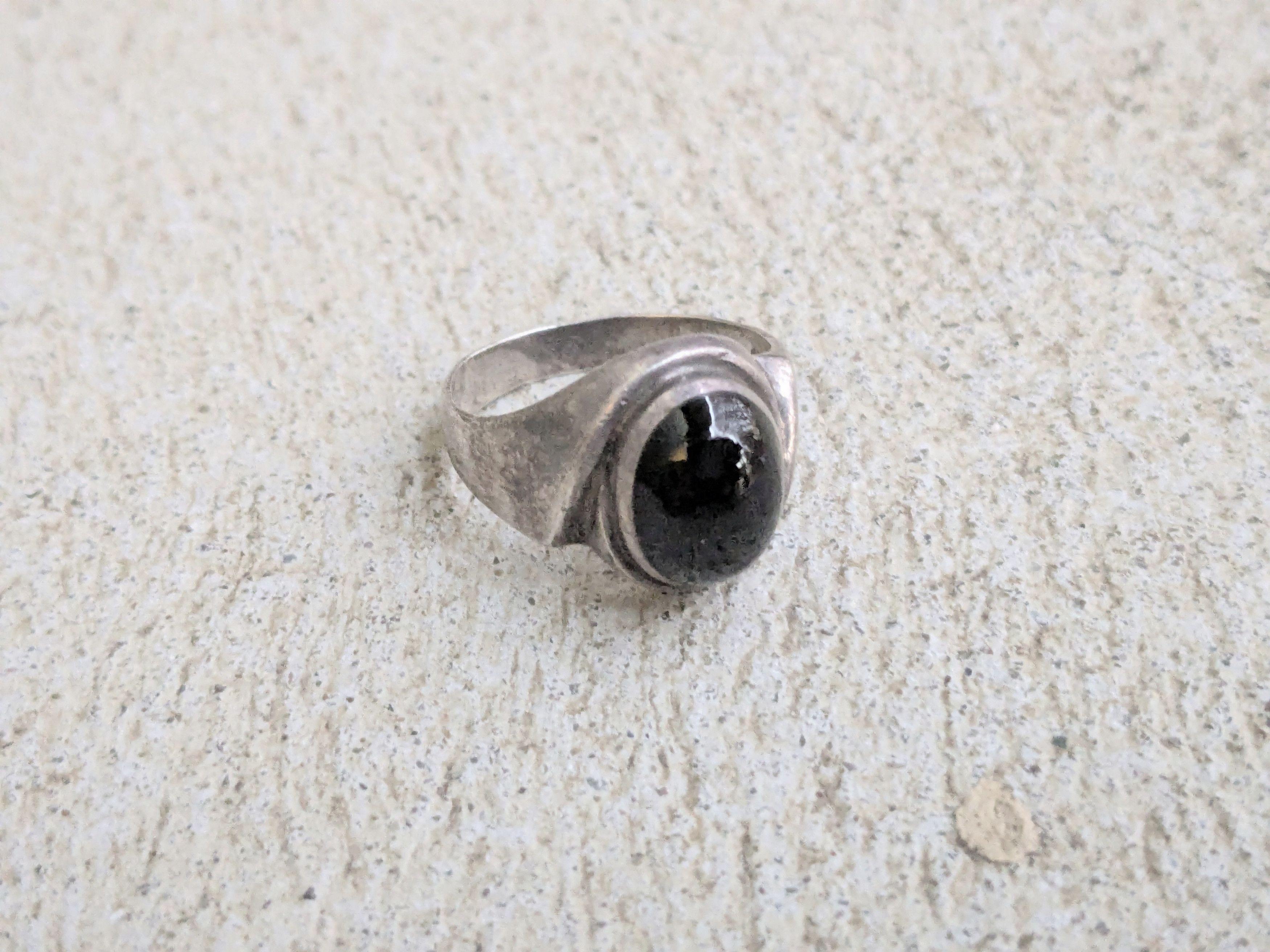 Vintage Vintage Sterling Silver Signet Ring Black Oval 8.25 Size ONE SIZE - 1 Thumbnail