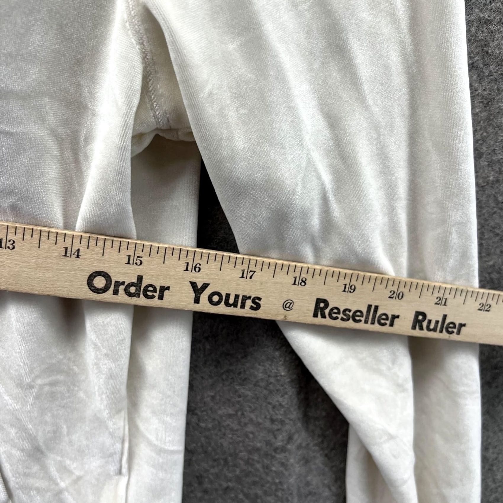 True Religion VINTAGE? No. True Religion Sweater Women Medium Horse Shoe White Full Zip Hoodie Polyester Size M / US 6-8 / IT 42-44 - 7 Thumbnail