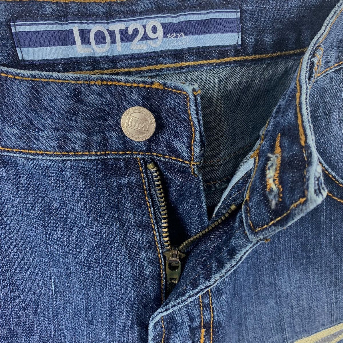 Japanese Brand LOT 29 x BUGS BUNNY embroidery design blue jeans Size US 34 / EU 50 - 13 Thumbnail