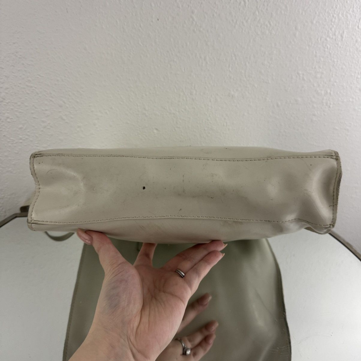 Vintage Vintage 90s White Ivory Leather Floral Cutout Italian Purse Size ONE SIZE - 11 Thumbnail