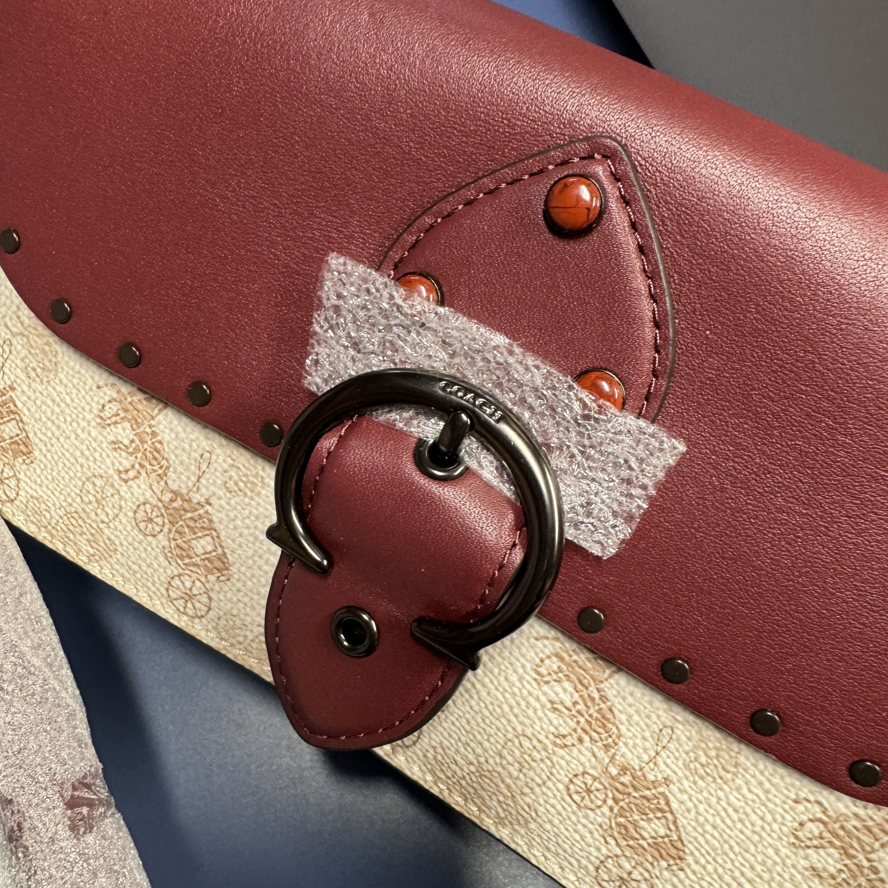 coach Beat Crossbody Clutch With Horse And Carriage 4760