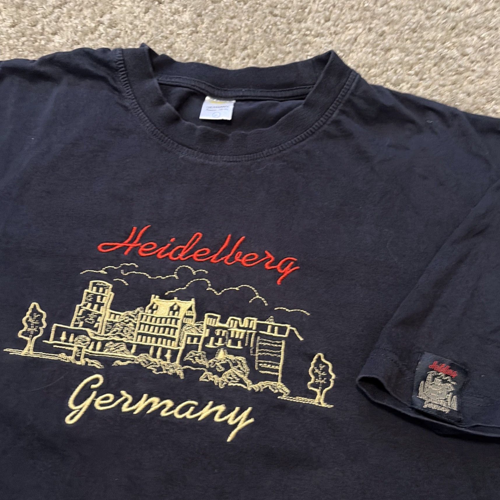 Vintage VINTAGE Heidelberg Germany Embroidered Tourist Europe Black T-Shirt XL Mens 90s Size US XL / EU 56 / 4 - 3 Thumbnail