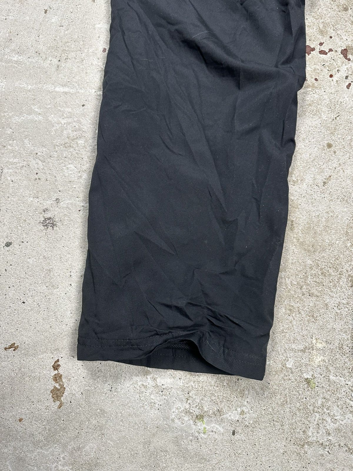 Nike Vintage Nike Black Track Pants Swoosh y2k Size US 34 / EU 50 - 11 Thumbnail