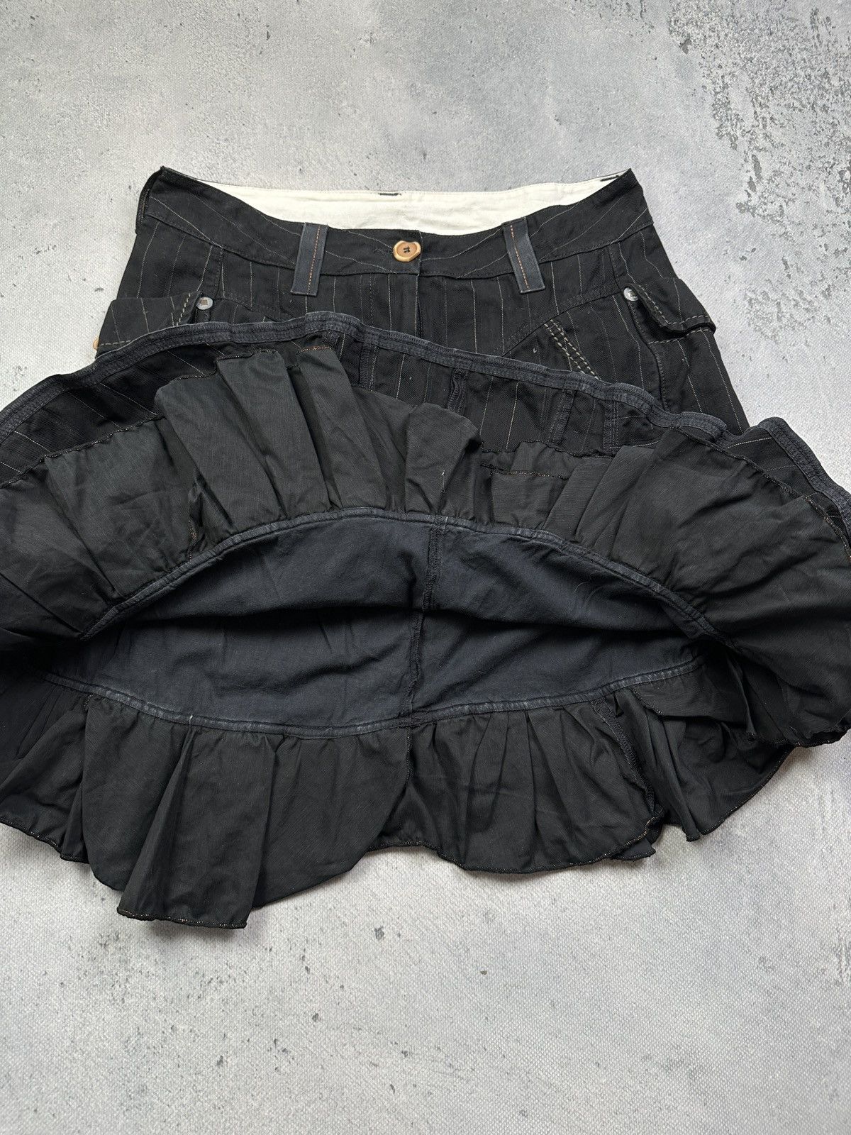 Marithe + Francois Girbaud Marithé + François Girbaud Ruffle Pinstripe Midi Denim Skirt Size 32" / US 10 / IT 46 - 6 Thumbnail