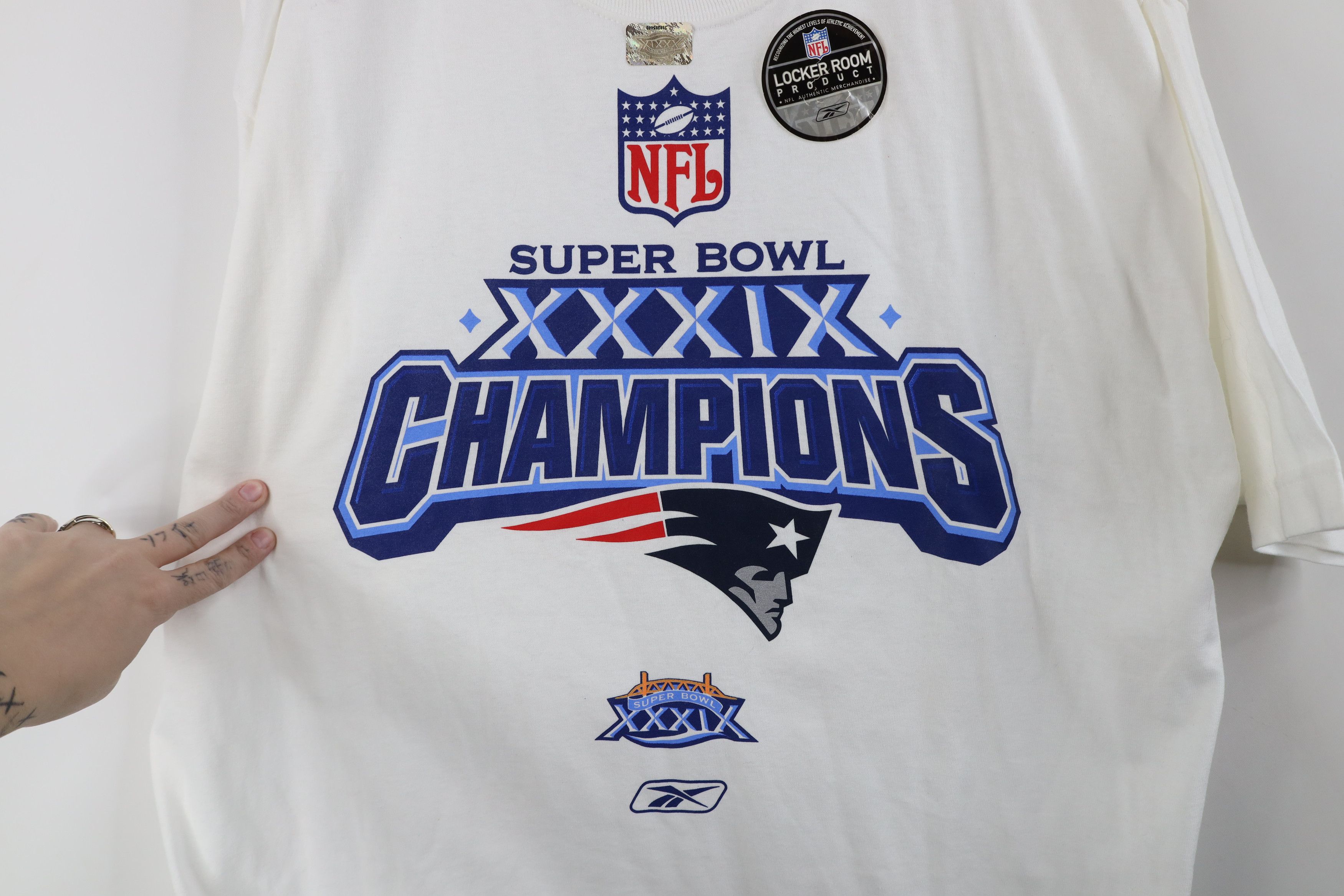 Reebok NOS Vintage Reebok New England Patriots Locker Room T-Shirt Size US L / EU 52-54 / 3 - 6 Thumbnail