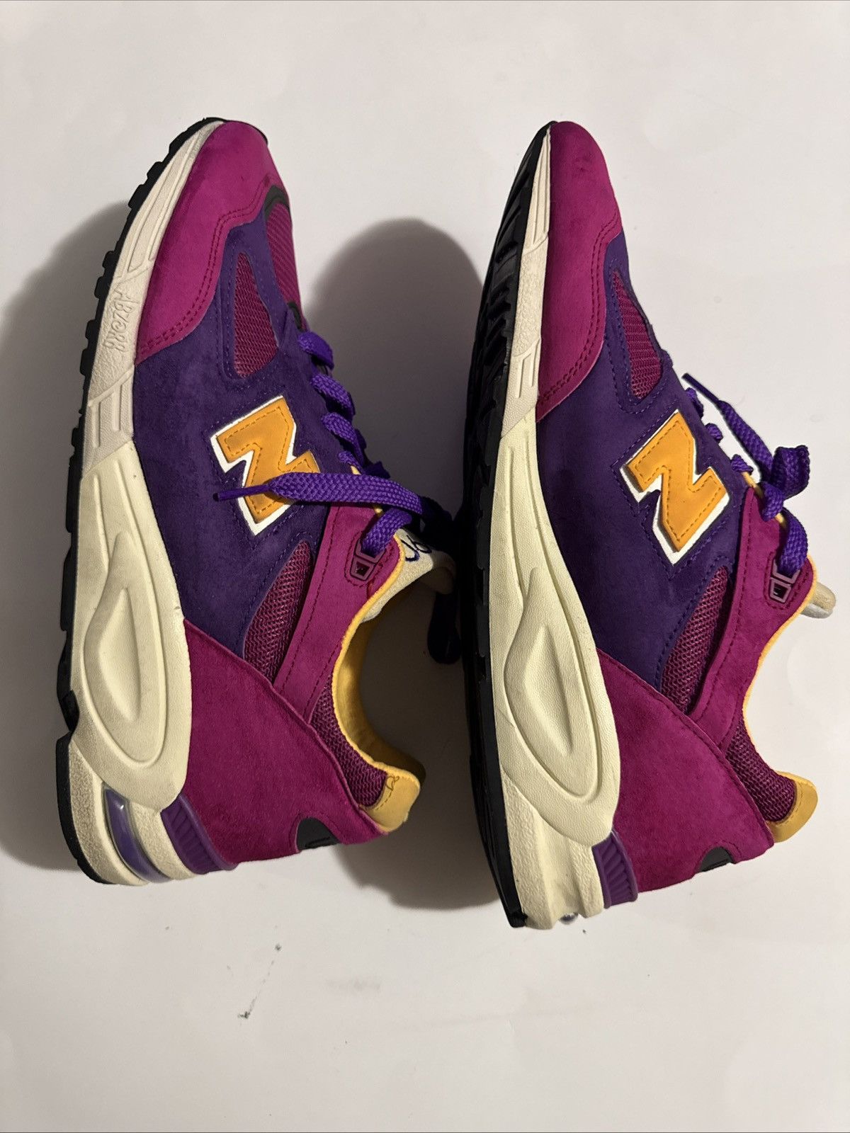 New Balance New Balance 990v2 x Teddy Santis ‘Purple Yellow’ Size US 12 / EU 45 - 5 Thumbnail