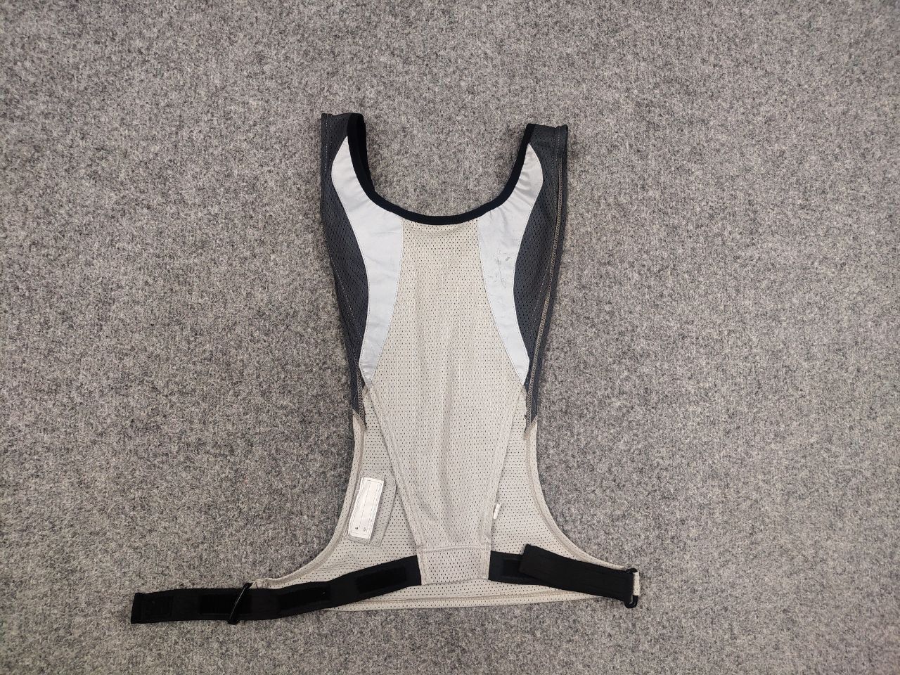 Nike Vintage Nike Running Vest Gray tones Reflective Y2K Style Size US M / EU 48-50 / 2 - 9 Thumbnail