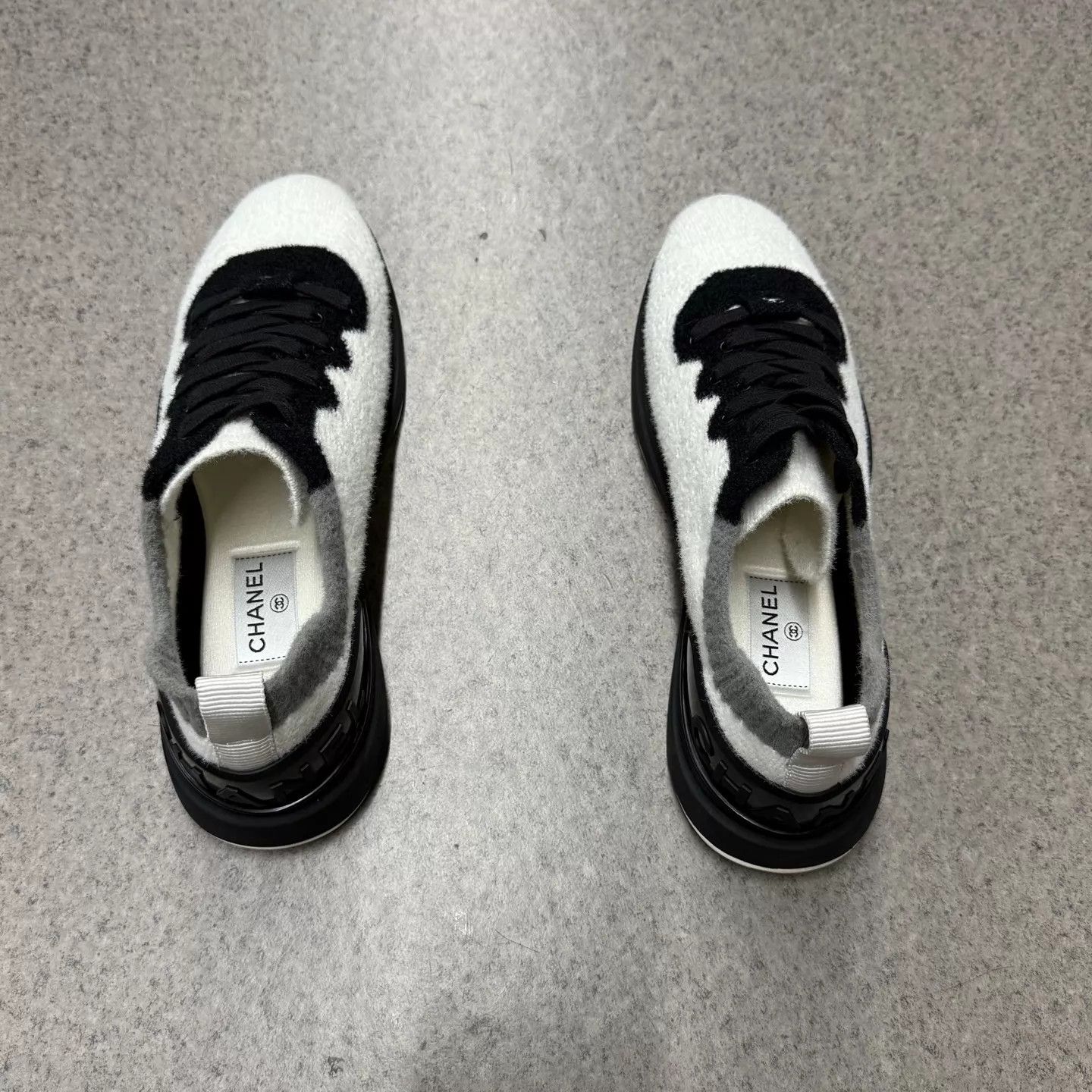 Chanel Chanel Black White Sneakers 41 Mint Size US 8 / EU 41 - 8 Thumbnail