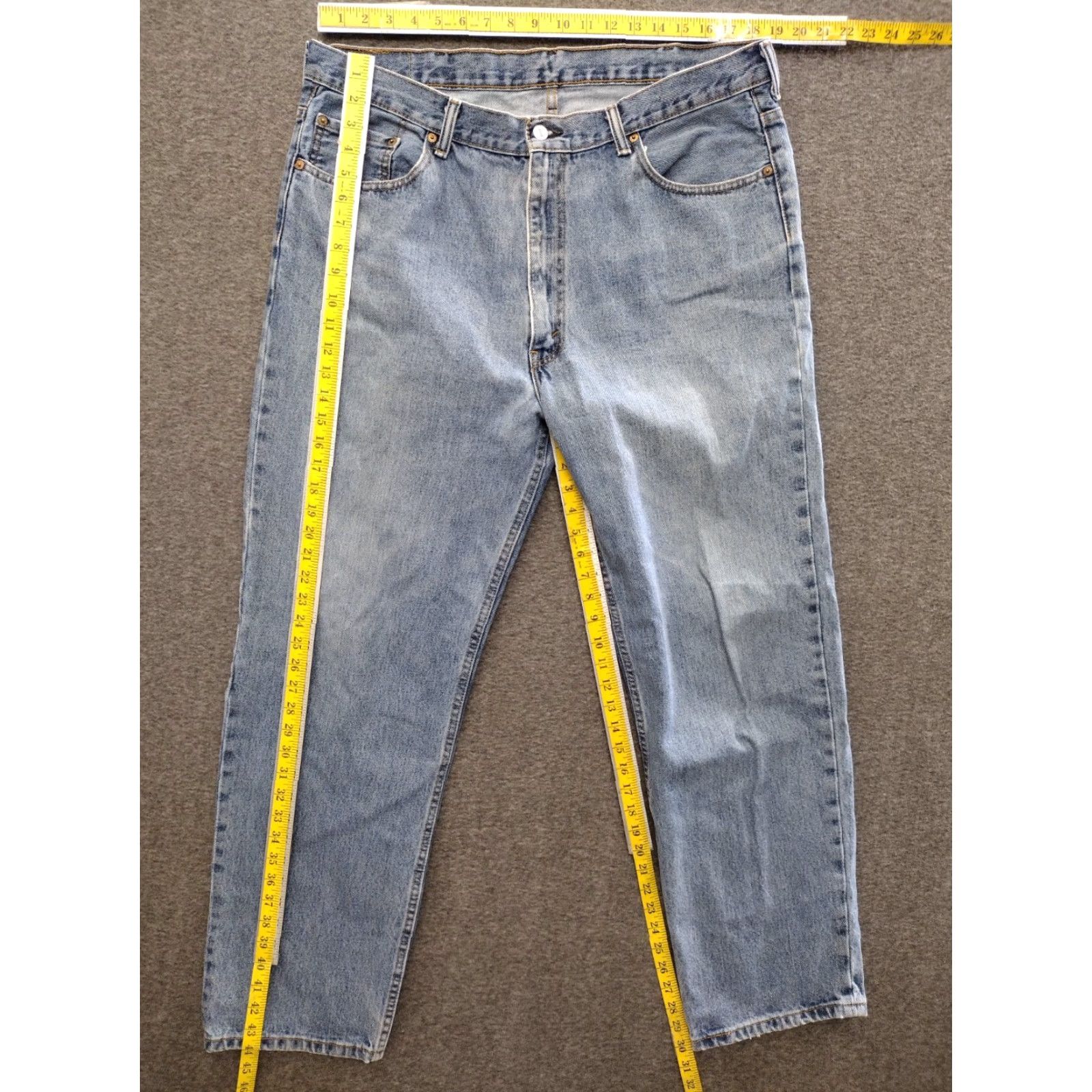 Levi's Levi's 550 Jeans Men's Light Wash Denim Regular Fit 38x44 Blue Cotton Blend 5-Pocket Zipper Button Closure Vintage 90s Theme) Size US 38 / EU 54 - 4 Thumbnail