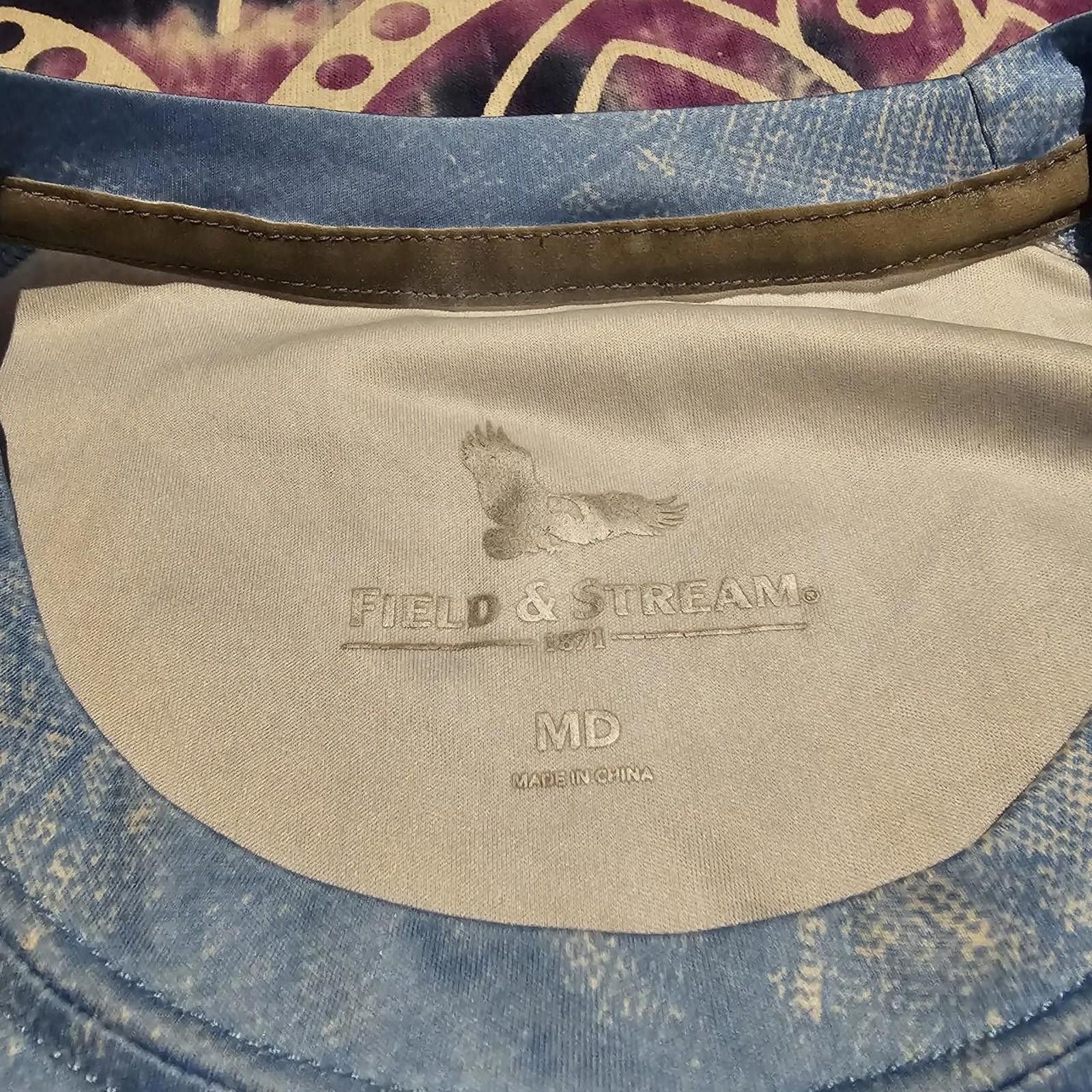 Designer Men's White and Blue Shirt by Field and Stream Size US M / EU 48-50 / 2 - 6 Thumbnail
