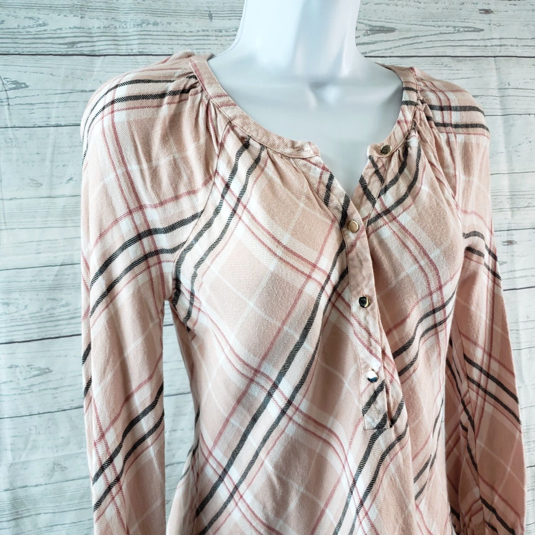 White House Black Market White House Black Market Womens Top 2 Pink Plaid 3/4 Sleeve Blouse Size XS / US 0-2 / IT 36-38 - 2 Thumbnail