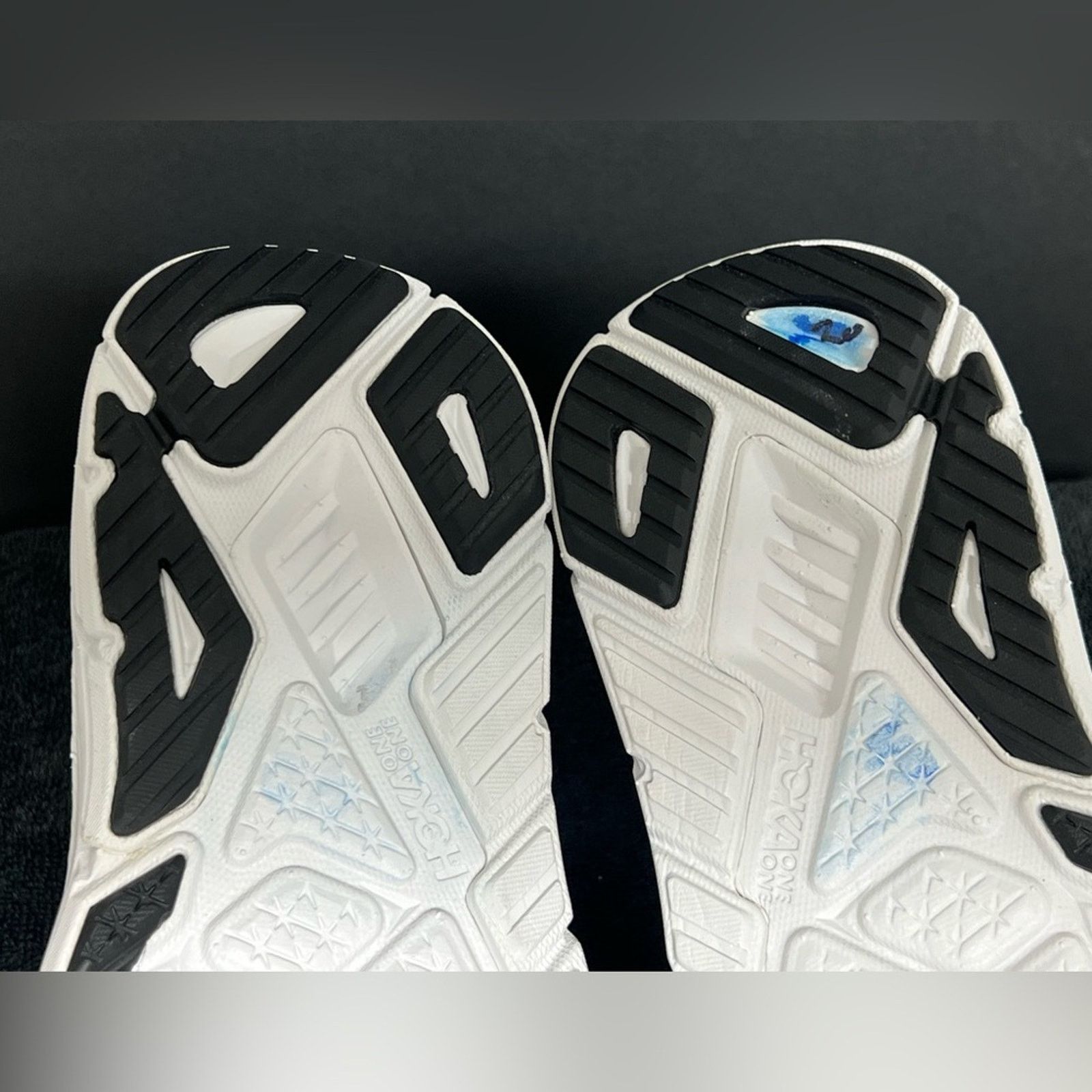 Hoka Hoka One One Arahi 7 Mens Blanc de Blanc Shoes 9.5 D NWOB Size US 9.5 / EU 42-43 - 11 Thumbnail