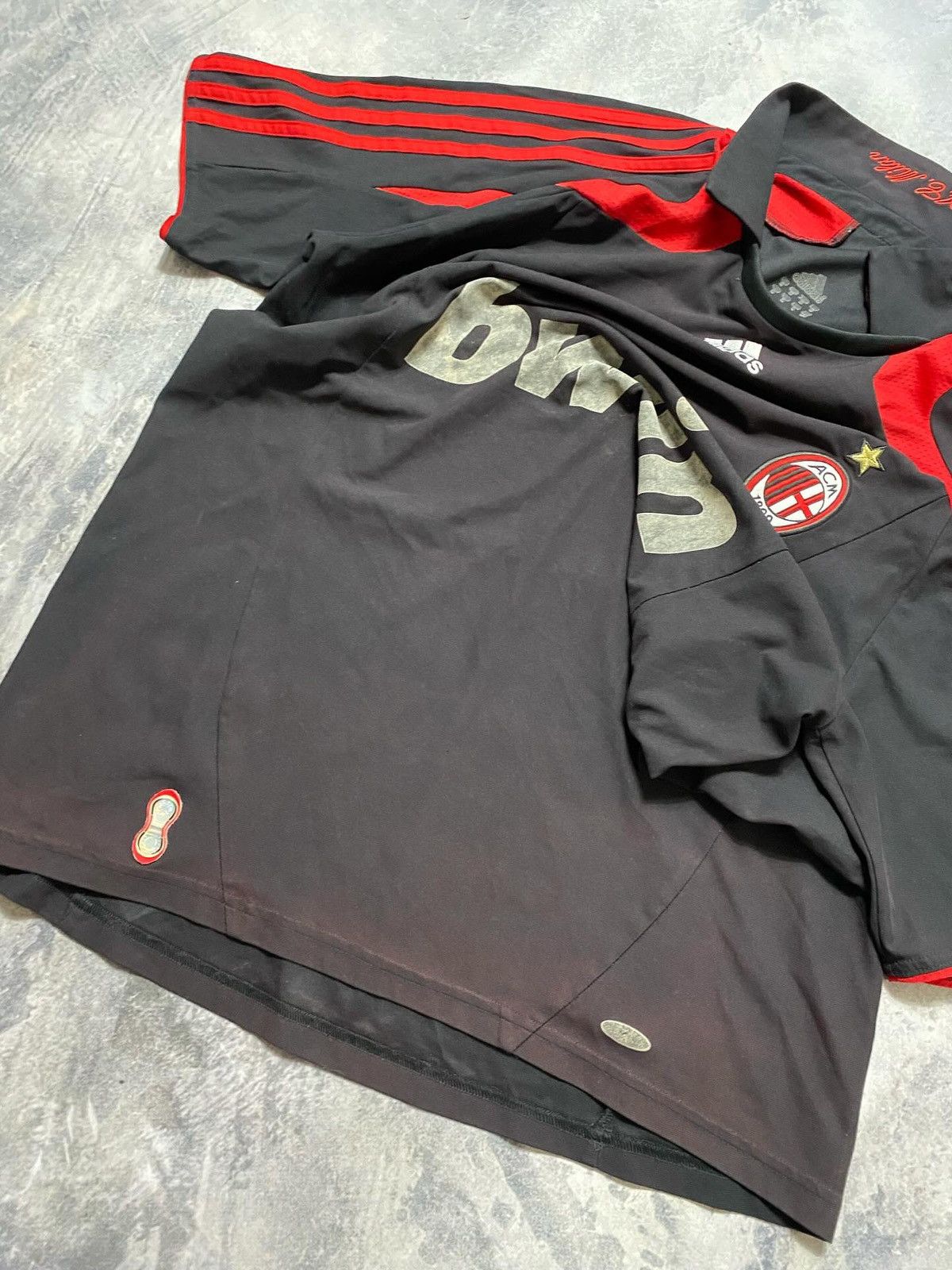 Adidas × Vintage Vintage adidas AC Milan soccer jersey size M black Size US M / EU 48-50 / 2 - 4 Thumbnail