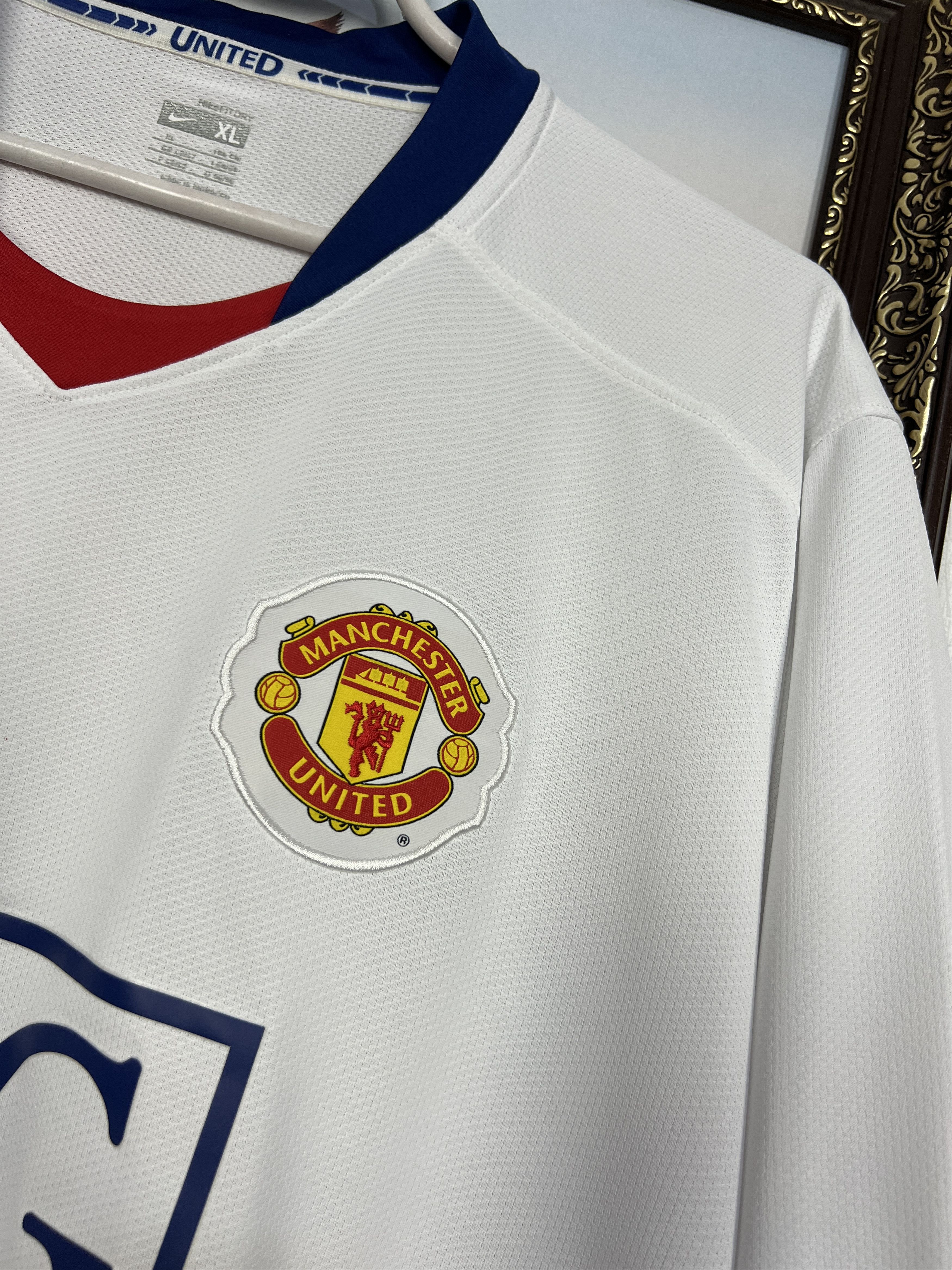 Nike Manchester United Away football shirt 2008 Soccer Nike White Size US XL / EU 56 / 4 - 6 Thumbnail