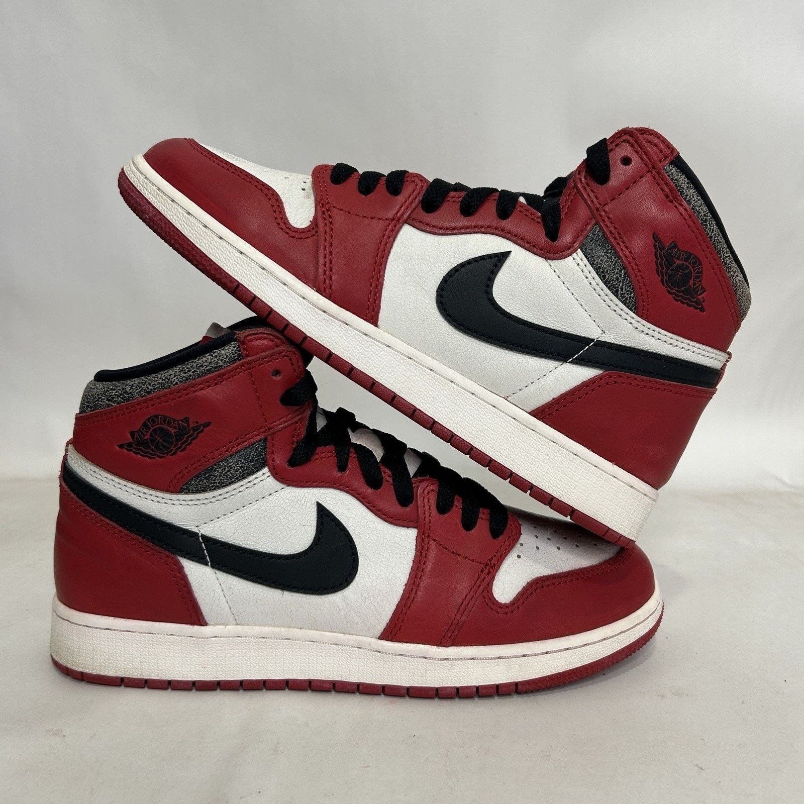 Jordan Brand Nike Air Jordan 1 Retro High GS “Chicago/Lost and Found” Size US 8.5 / IT 38.5 - 1 Thumbnail