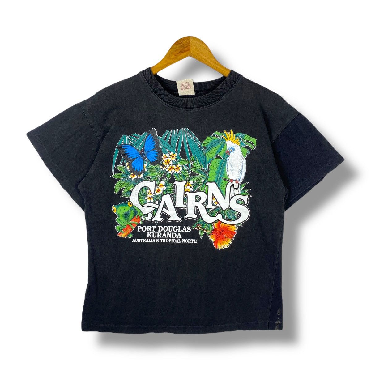 Vintage Vintage 90's CAIRNS Port Douglas Kuranda Tropical Graphic Size US L / EU 52-54 / 3 - 1 Thumbnail