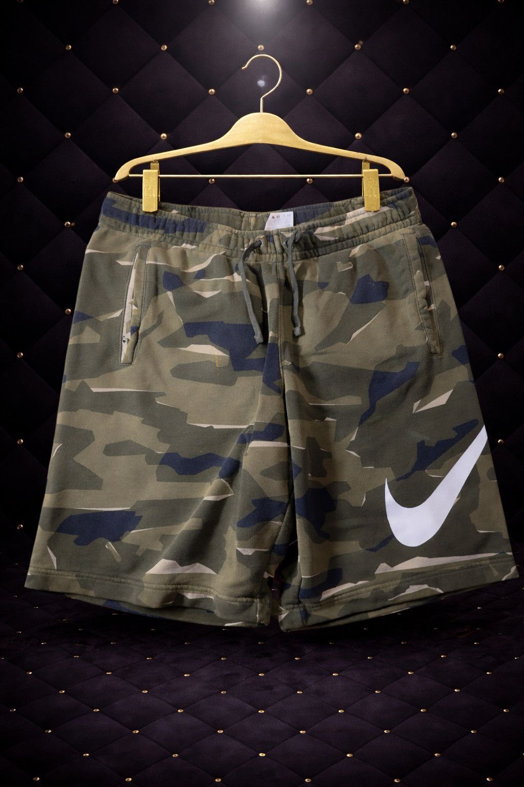 Nike NIKE BIG SWOOSH CAMO PRINT ATHLETIC SHORTS Size US 32 / EU 48 - 1 Preview