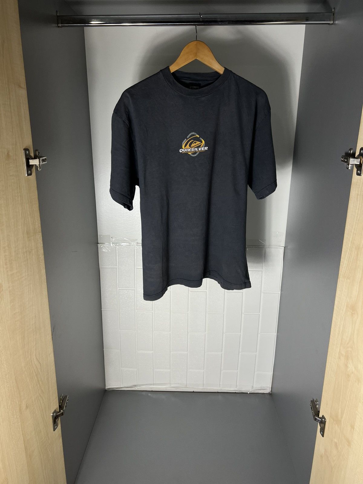 Quiksilver VINTAGE QUIKSILVER RETRO T-SHIRT SURF SKATEBOARD Y2K 90s Size US L / EU 52-54 / 3 - 5 Thumbnail