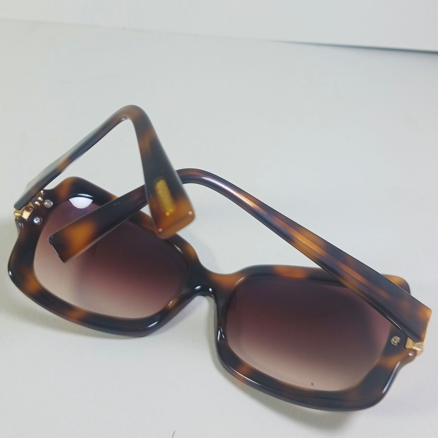 Oliver Peoples Oliver Peoples Vilette Tortoise Brown/Gold Sunglasses w/Case Size ONE SIZE - 13 Thumbnail