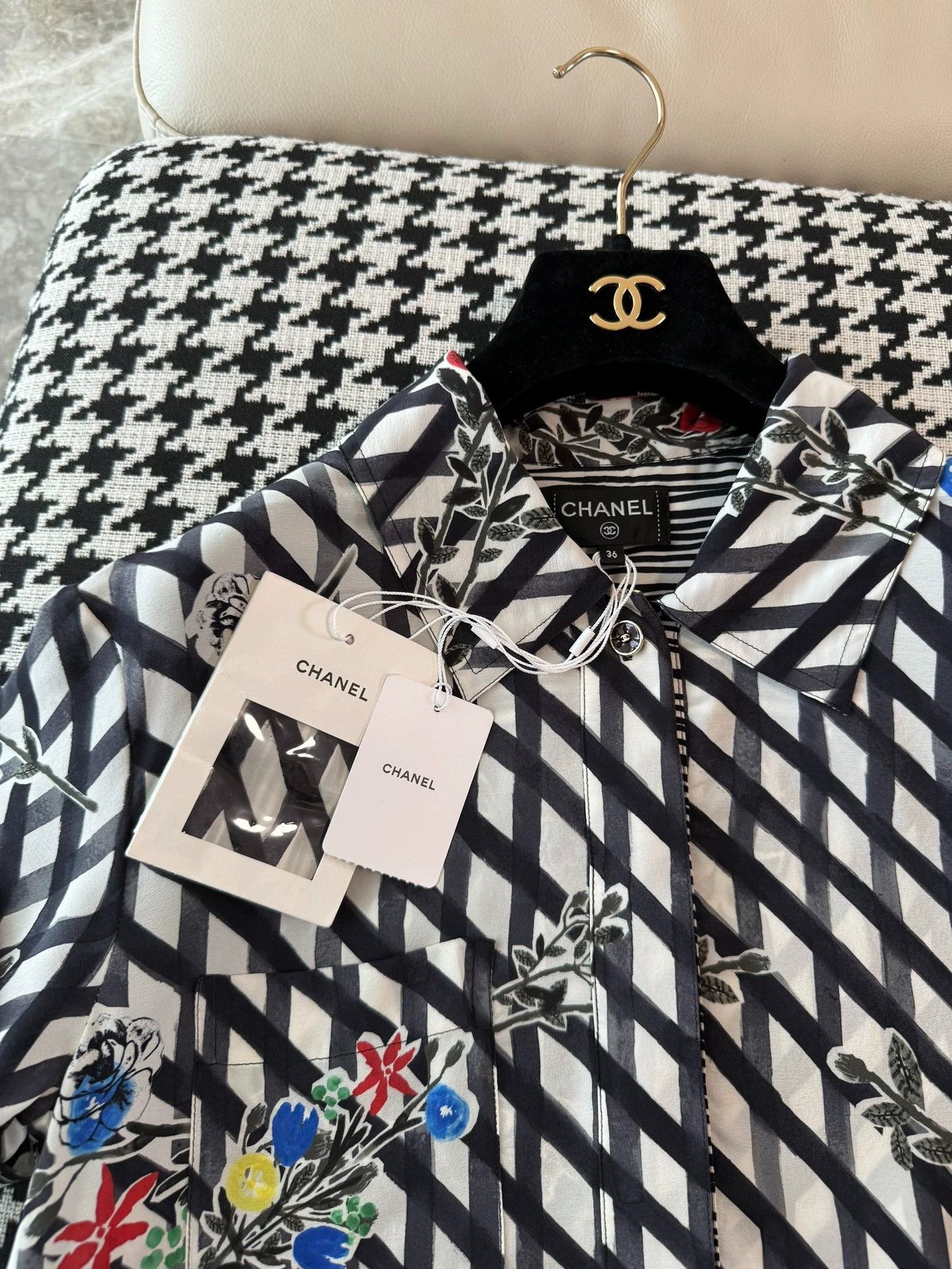 Chanel Chanel 26P B&W Graffiti-Check Silk Top 36 NWT Size XS / US 0-2 / IT 36-38 - 4 Thumbnail