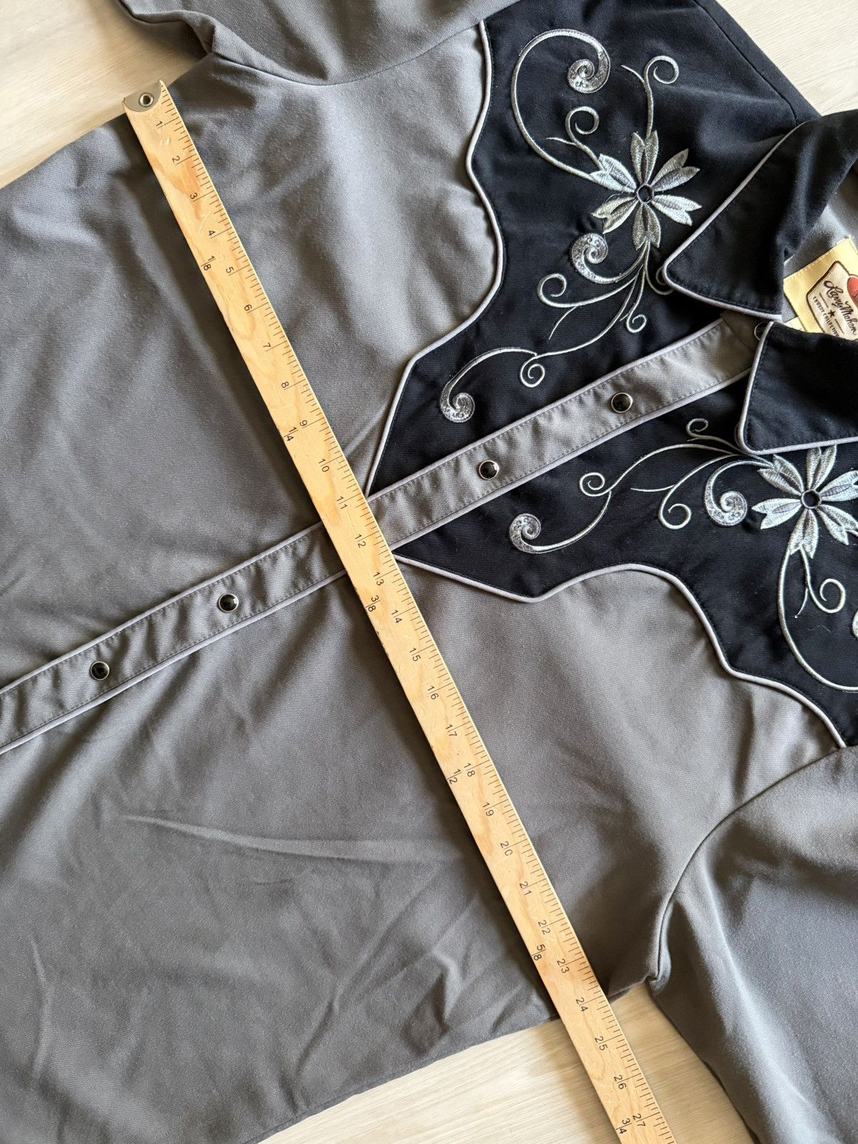 Larry Mahan Larry Mahan Cowboy Collection Western Pearl Snap Sz L Size US L / EU 52-54 / 3 - 4 Thumbnail
