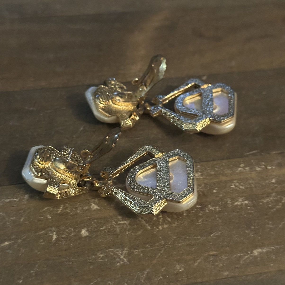 Vintage Vintage large faux pearl & rhinestone clip on dangle earring Size ONE SIZE - 3 Thumbnail