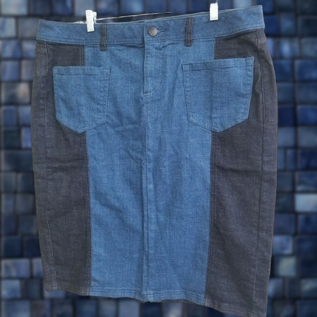 Vintage Glamour X Lane Bryant Denim Jean Skirt Size 18 Two Toned Dark Medium Fade Blue Womens Short 18 20 Across Waist 25 Waist to Hem Size 40" / US 18 - 1 Thumbnail