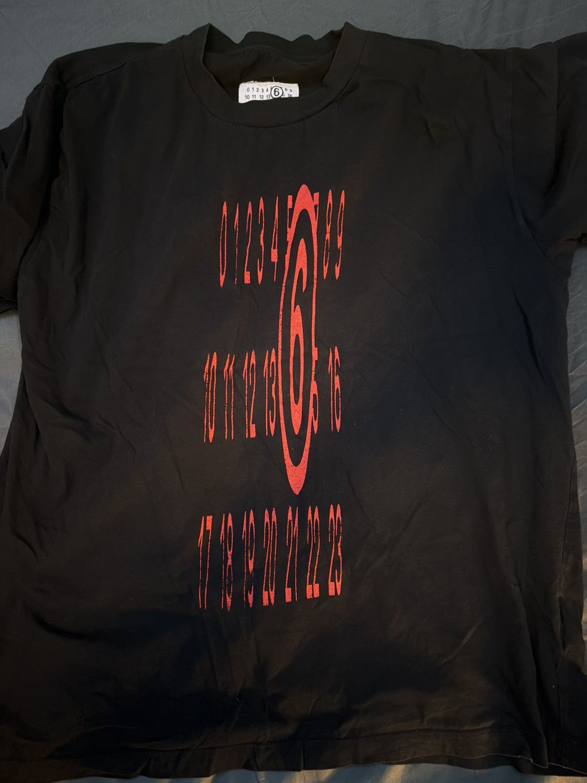 Maison Margiela Margiela Red Numbers Tee Size US M / EU 48-50 / 2 - 1 Thumbnail