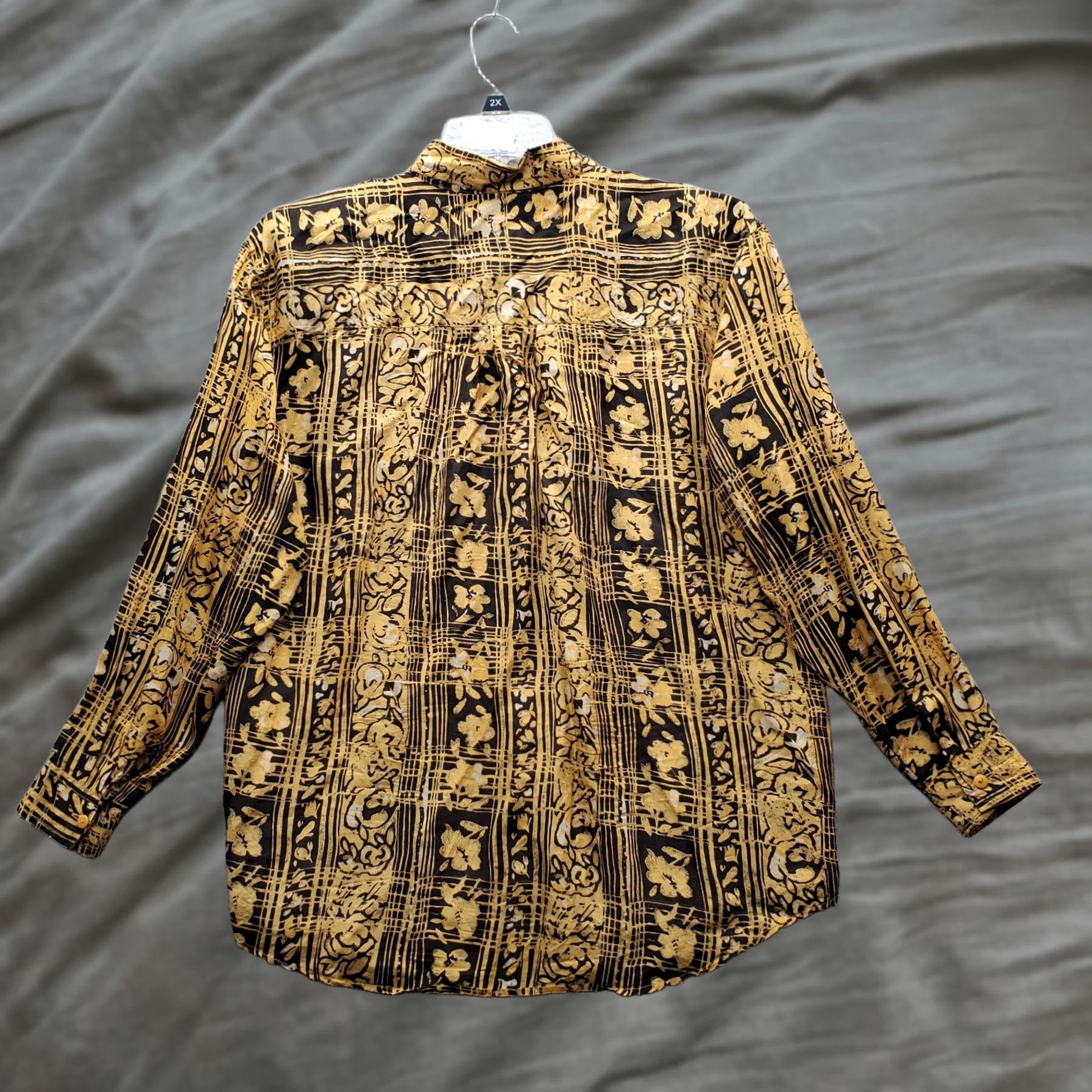 Express Express Shirt Women's Medium Multi Floral Button Down with Shoulder Pads Size M / US 6-8 / IT 42-44 - 1 Thumbnail