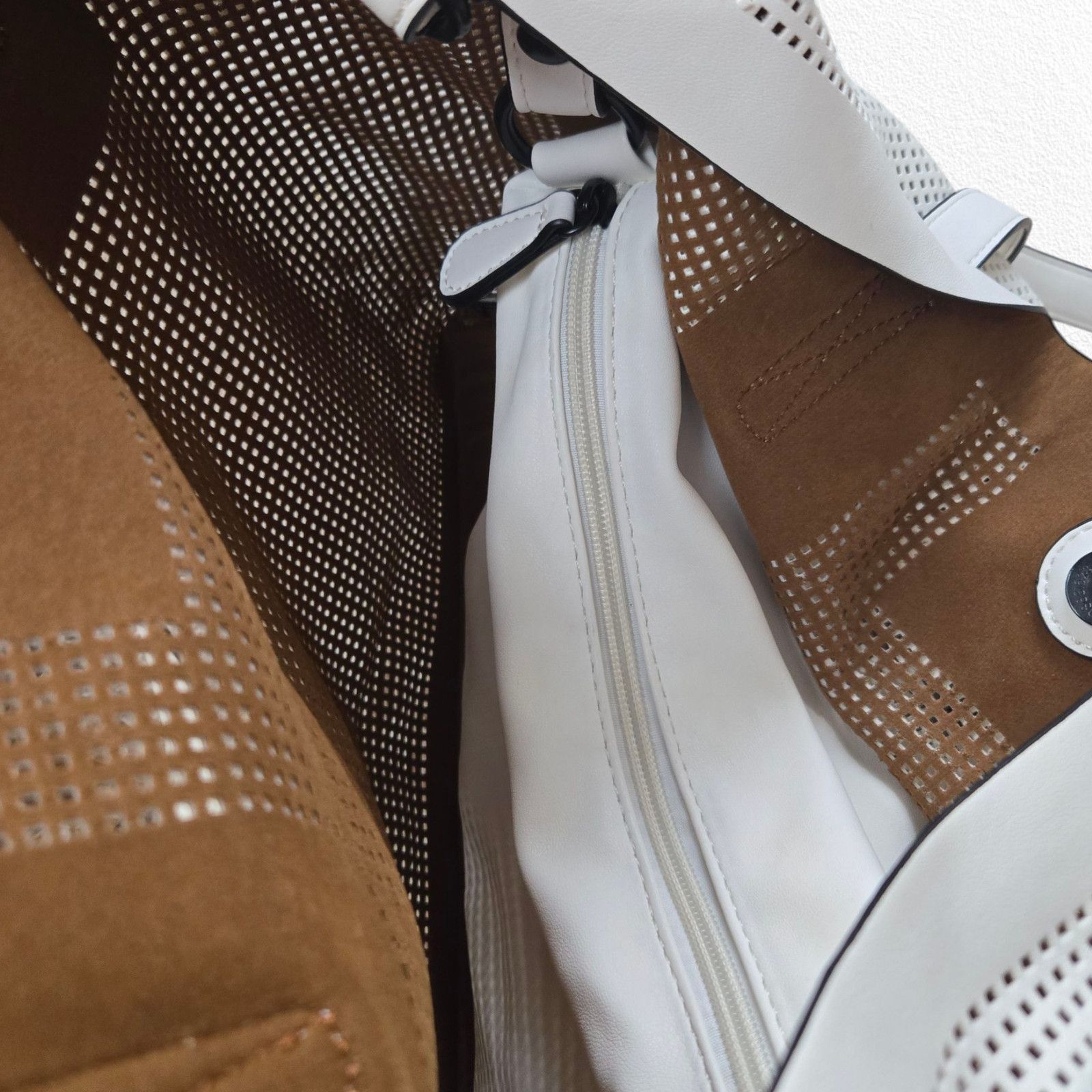 Other White Perforated Tote Bag Removable Crossbody Strap Pouch Size ONE SIZE - 9 Thumbnail