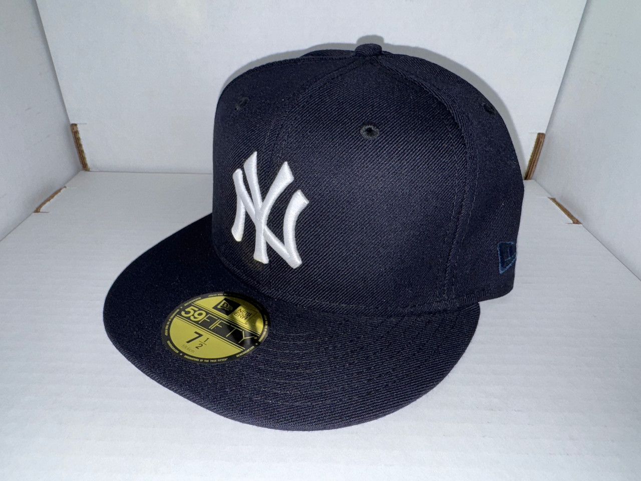 New Era NY Yankees Fitted, Pastel Navy (Size 7 1/2) Size ONE SIZE - 2 Thumbnail