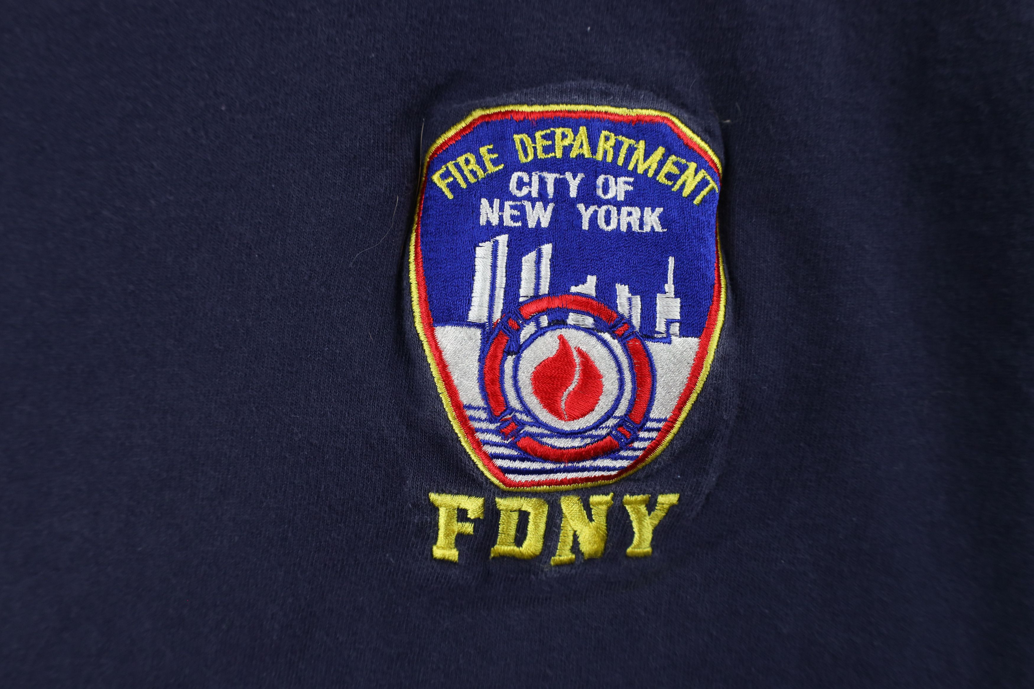 Vintage Vintage Y2K 2006 Spell FDNY Fire Department New York T-Shirt Size US XXL / EU 58 / 5 - 4 Thumbnail