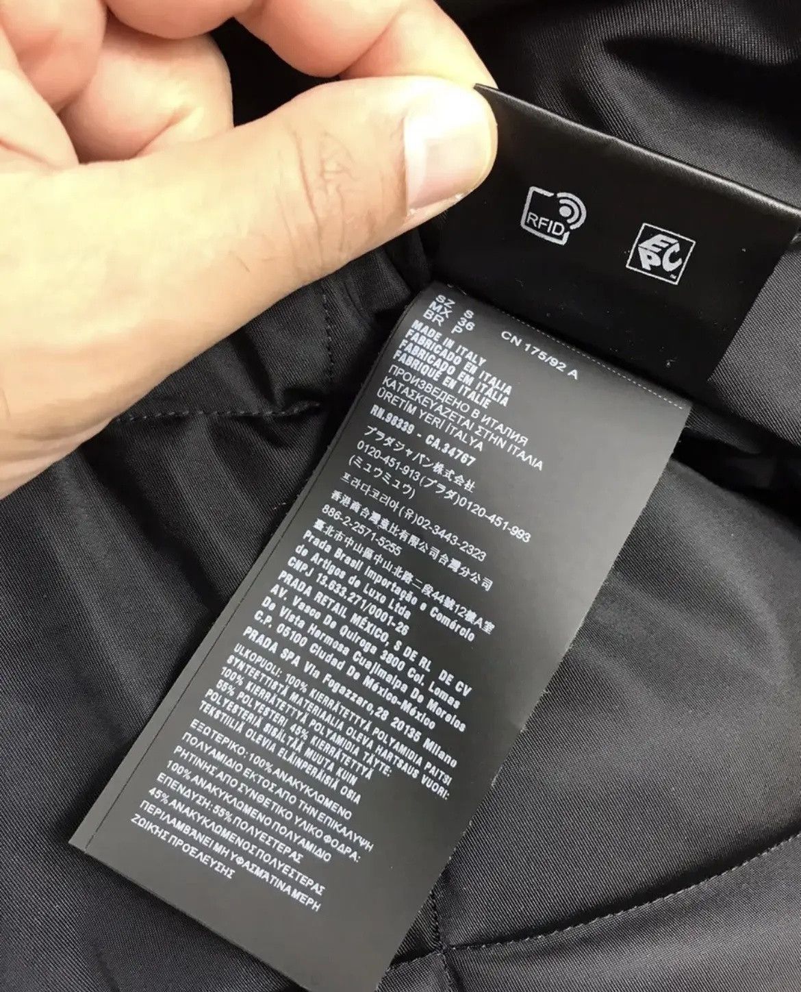 Prada PRADA Prada Re-Nylon multi-pocket oversized jacket Size US S / EU 44-46 / 1 - 13 Thumbnail