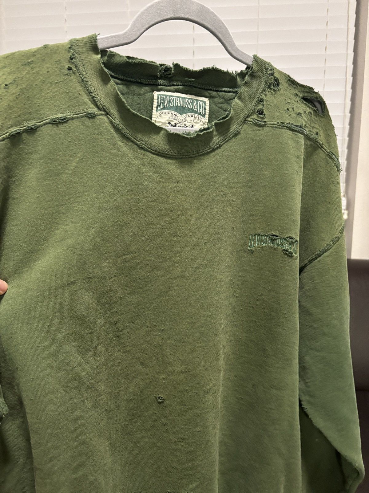 Levi's Vintage 90s levis green heavy distressed/sunfaded sweatshirt Size US L / EU 52-54 / 3 - 2 Thumbnail