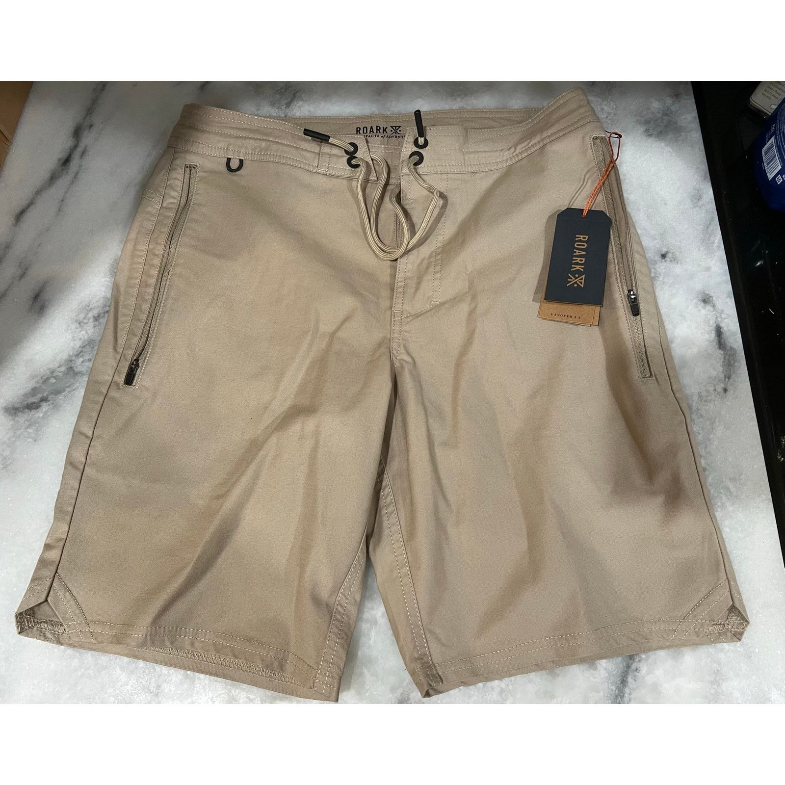 Roark Roark Layover 2.0 Hybrid Shorts Men’s 28 Khaki Adventure Size US 28 / EU 44 - 1 Thumbnail