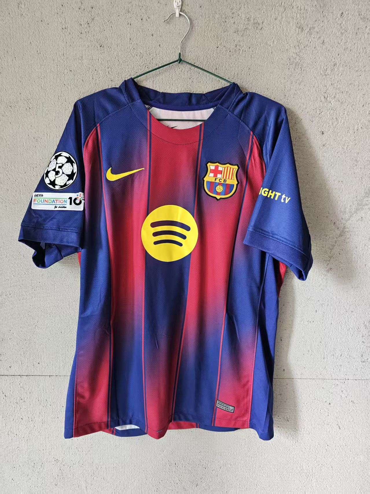 Other 2025 26 Barcelona #10 Lamine Yamal Jersey Home Size US S / EU 44-46 / 1 - 2 Thumbnail