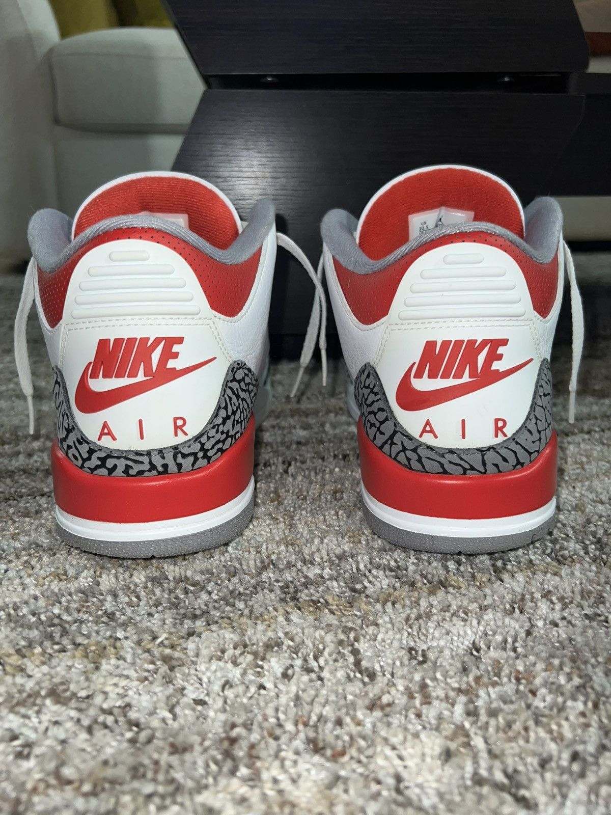 Jordan Brand Air Jordan 3 Fire Red Size 10.5 Size US 10.5 / EU 43-44 - 5 Thumbnail