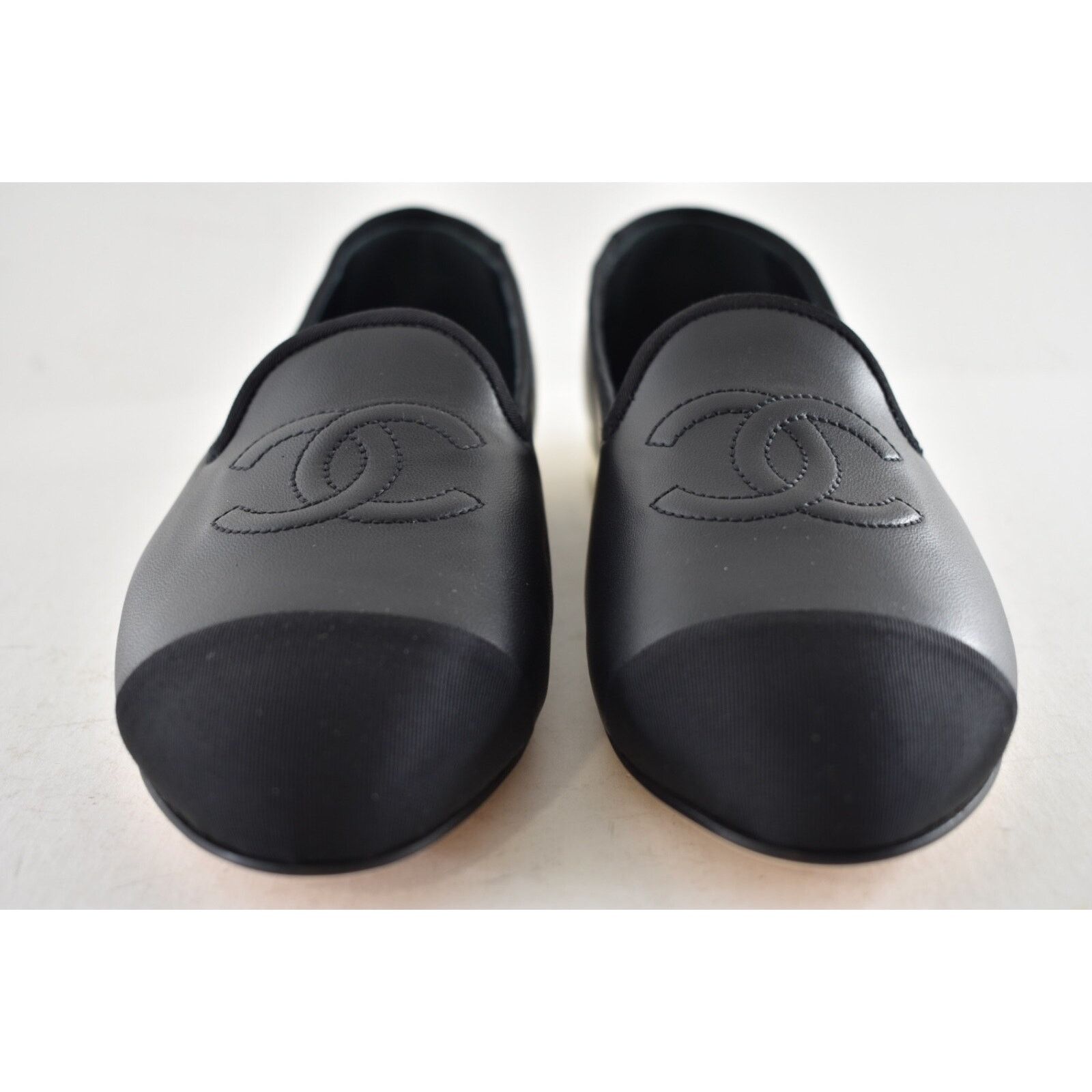 Chanel Chanel 23S Black Lambskin Grosgrain CC Logo Gold Heel Size US 7 / IT 37 - 11 Thumbnail