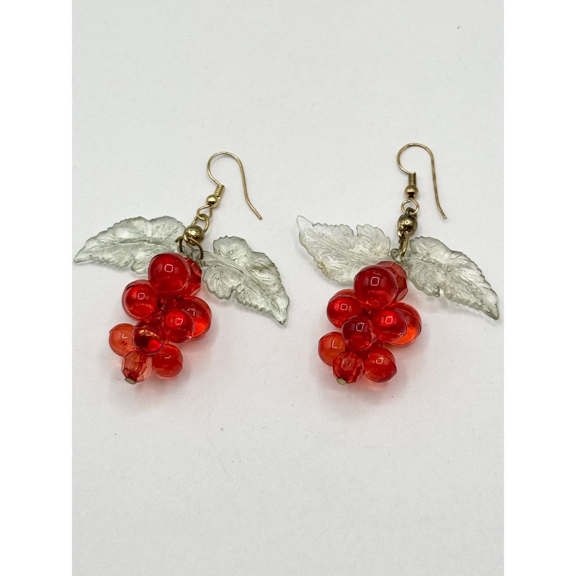 Vintage Vintage plastic acrylic hanging fruit grapes earrings Size ONE SIZE - 3 Thumbnail
